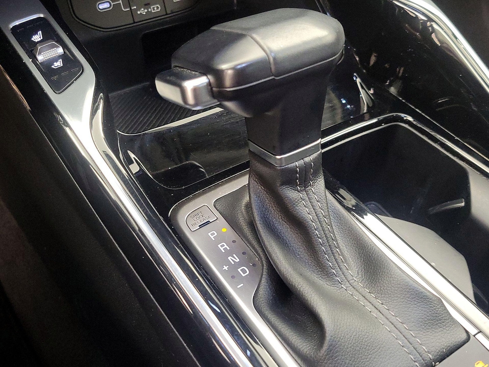 2024 Kia Sorento X-Line SX - Photo 19