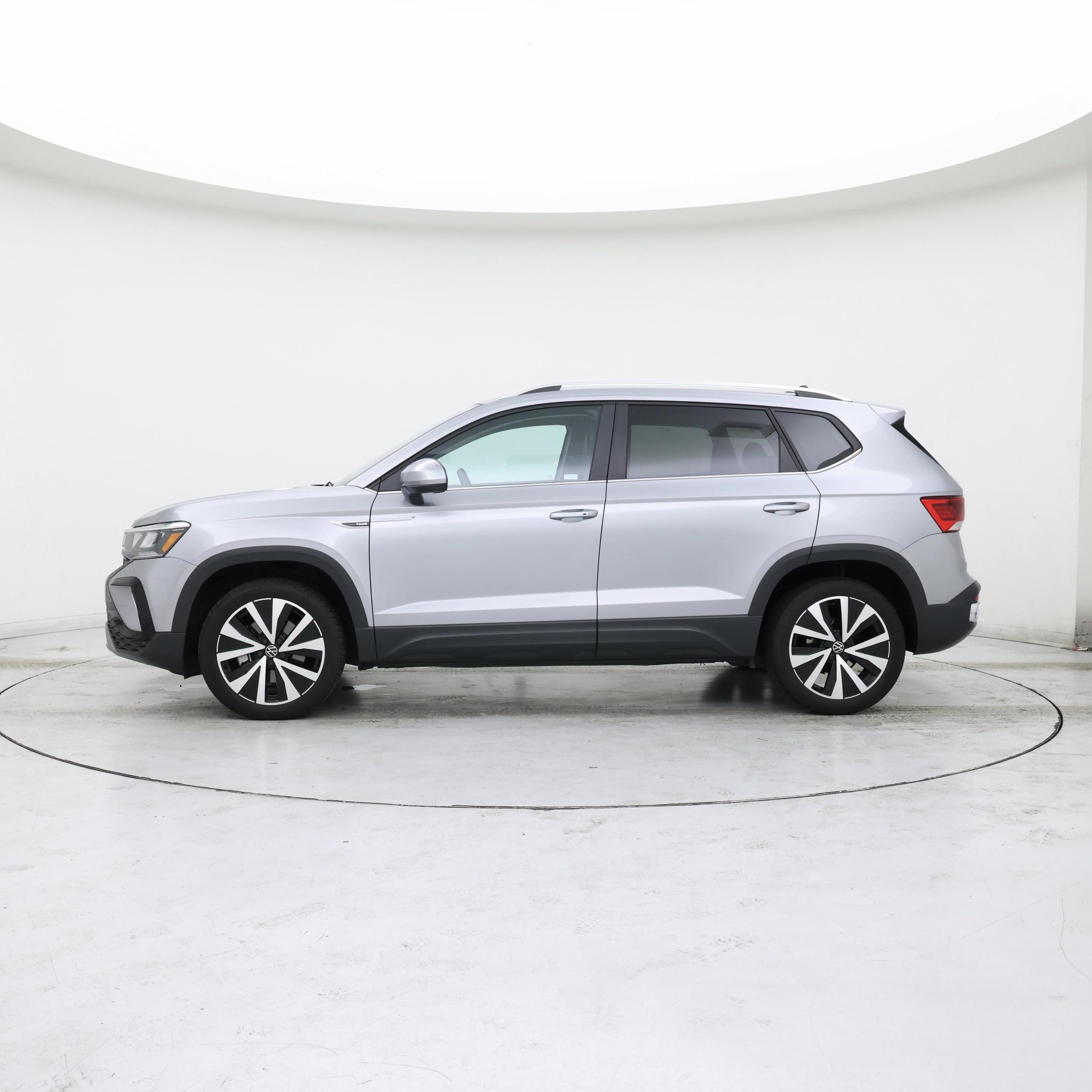 Thumbnail: 2023 Volkswagen Taos - 3