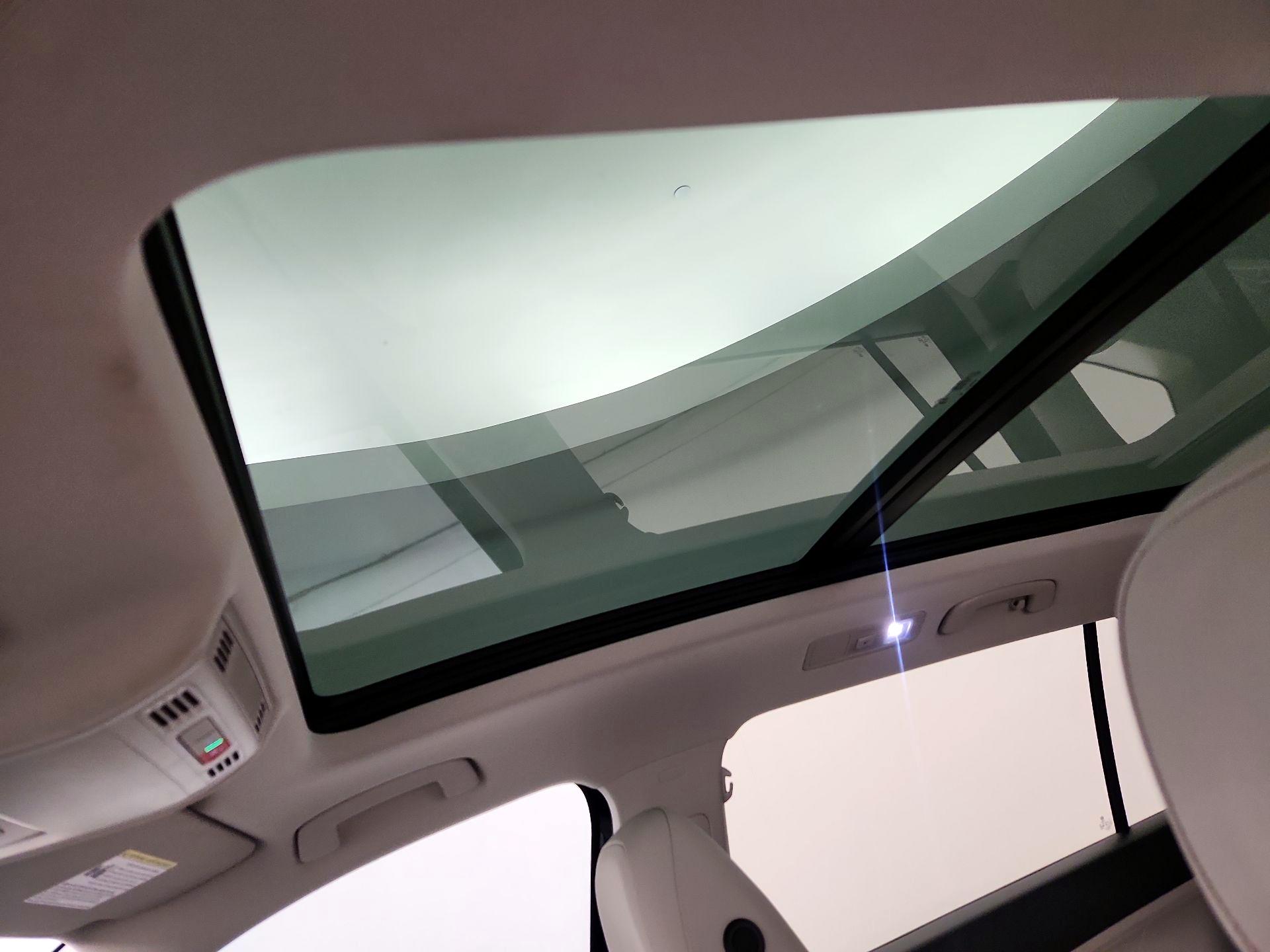 Thumbnail: 2023 Volkswagen Tiguan - 19