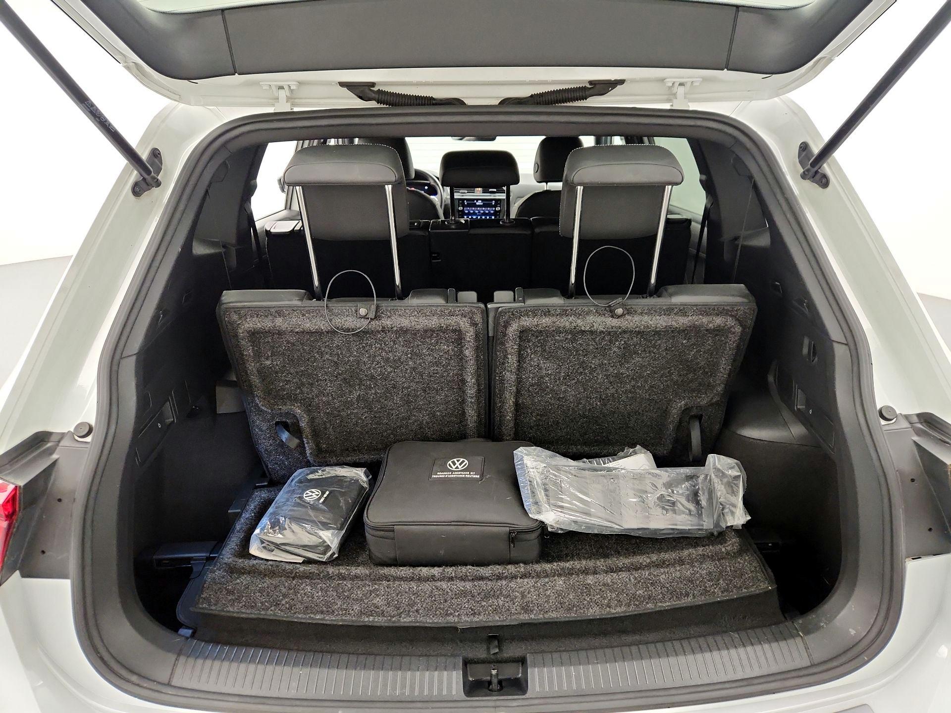 Thumbnail: 2023 Volkswagen Tiguan - 20