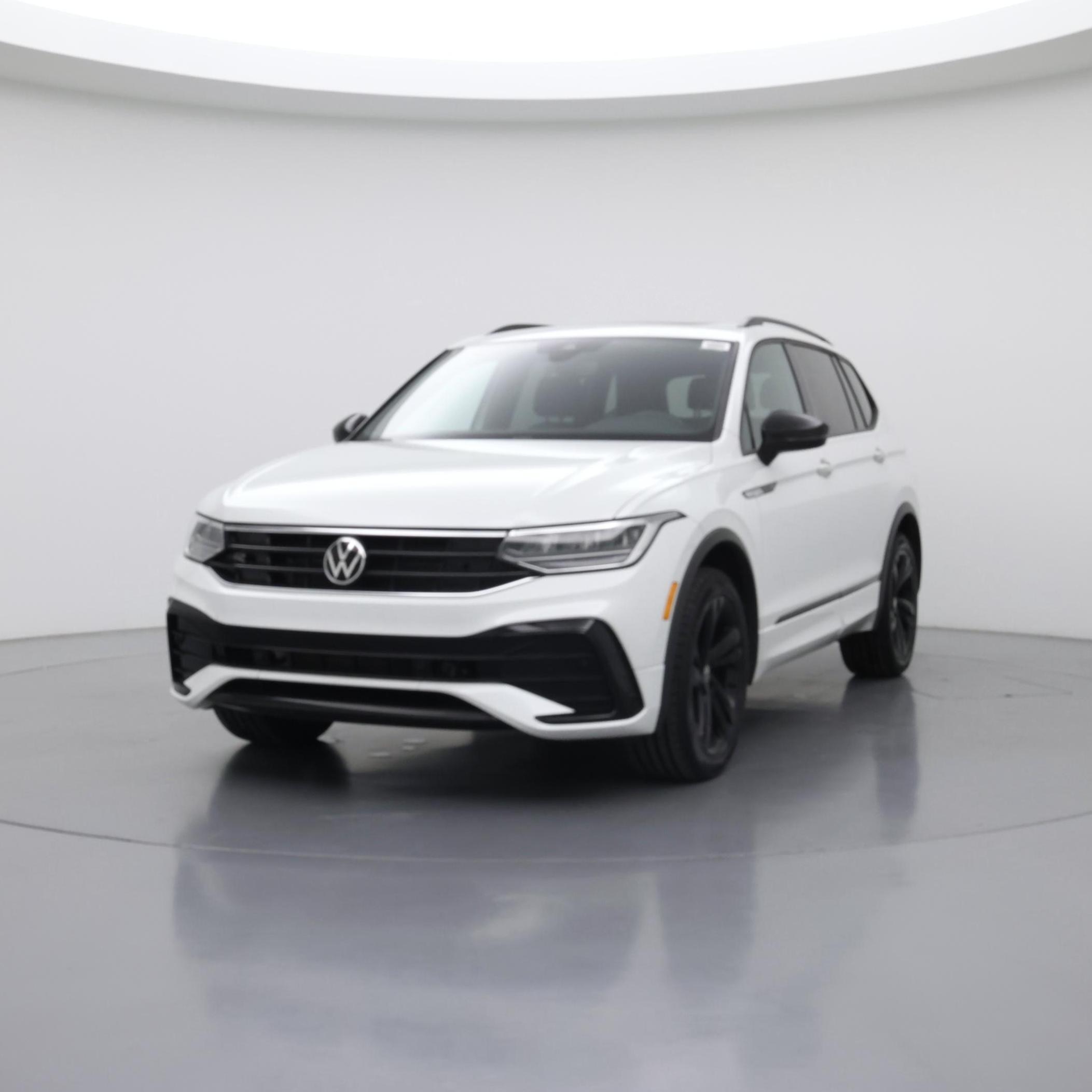 Thumbnail: 2023 Volkswagen Tiguan - 4
