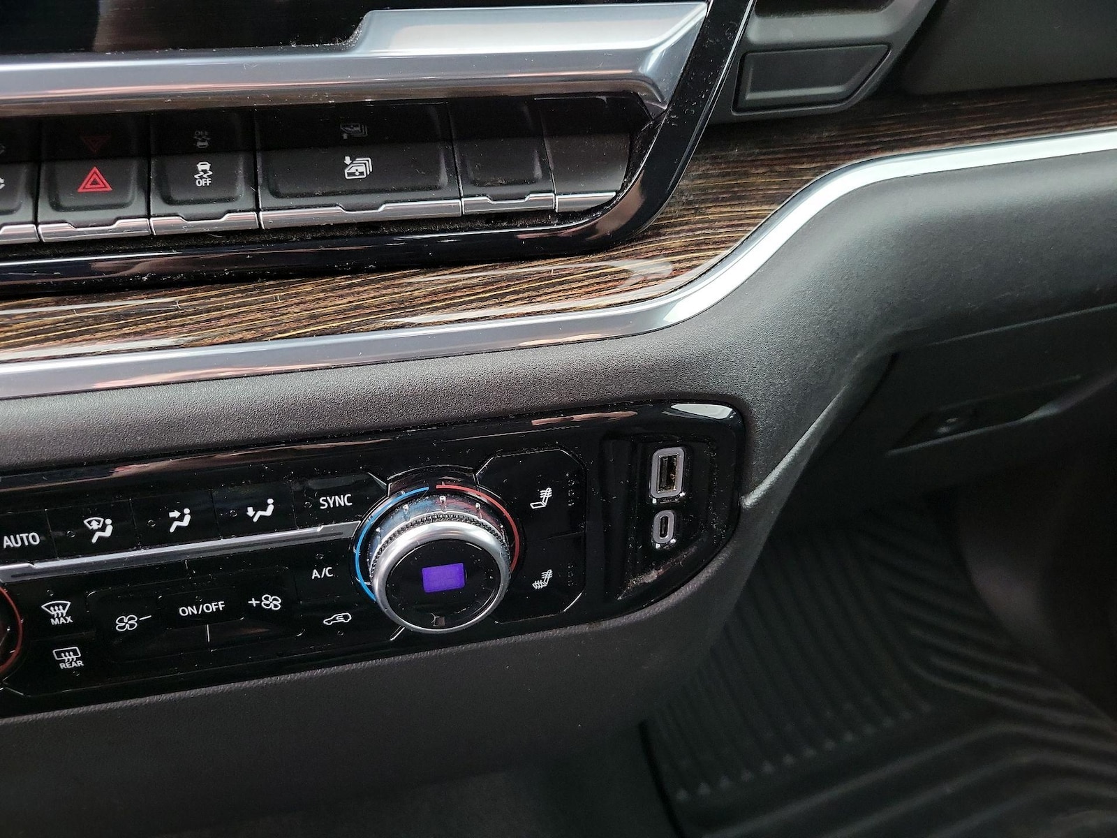 2023 GMC Sierra 1500 SLE - Photo 18