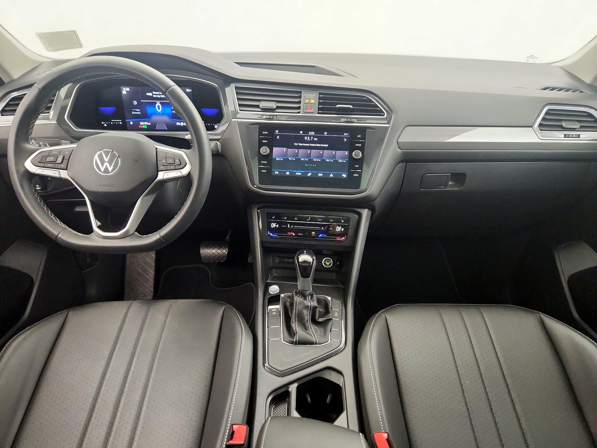 Thumbnail: 2023 Volkswagen Tiguan - 9