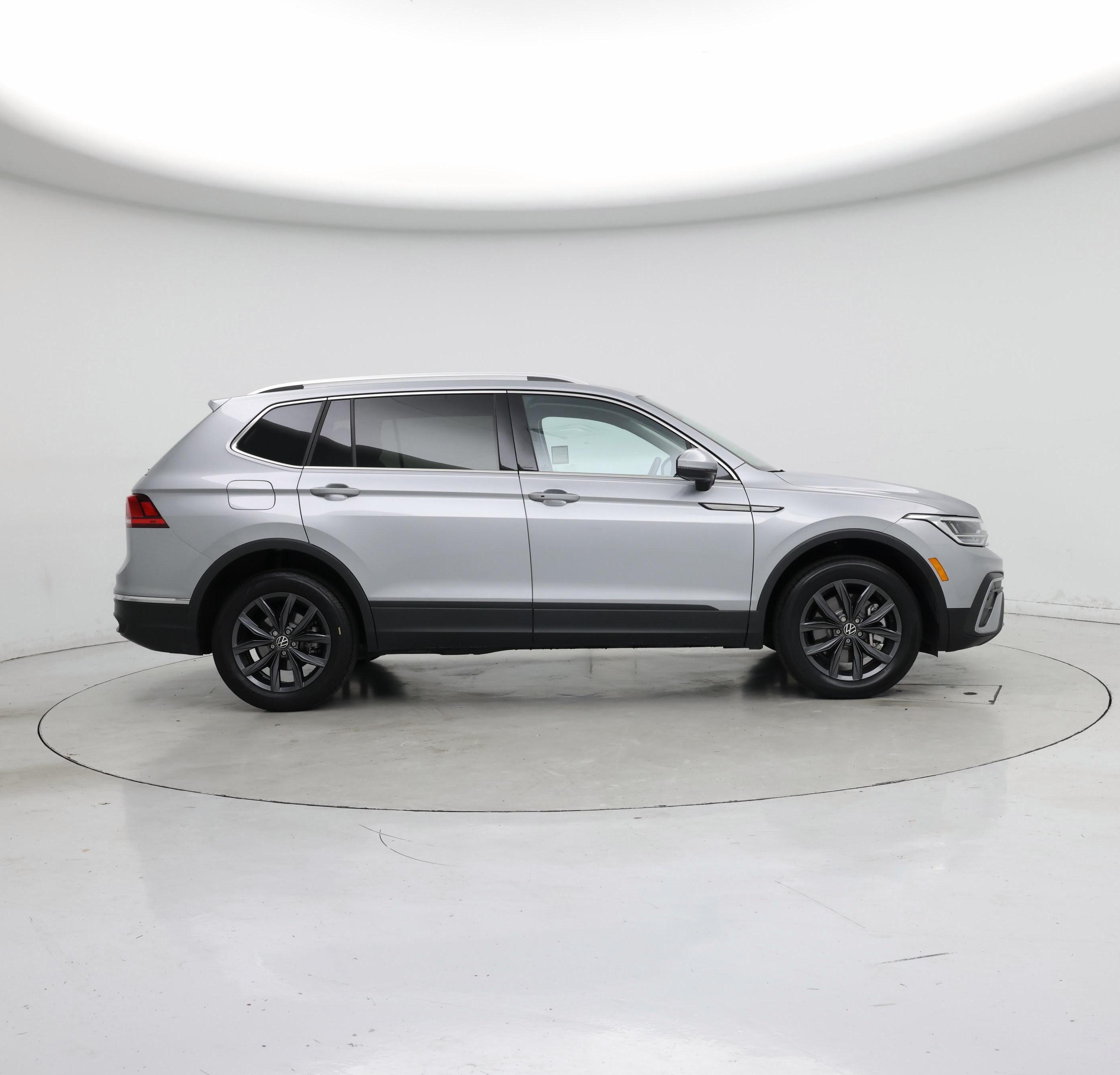 Thumbnail: 2023 Volkswagen Tiguan - 7