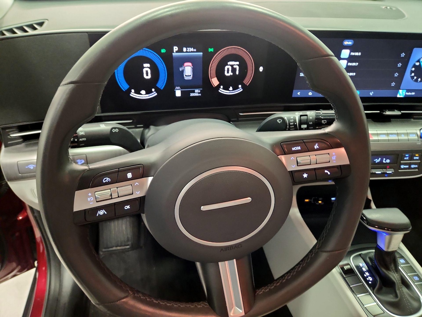 2024 Hyundai Kona SEL - Photo 11