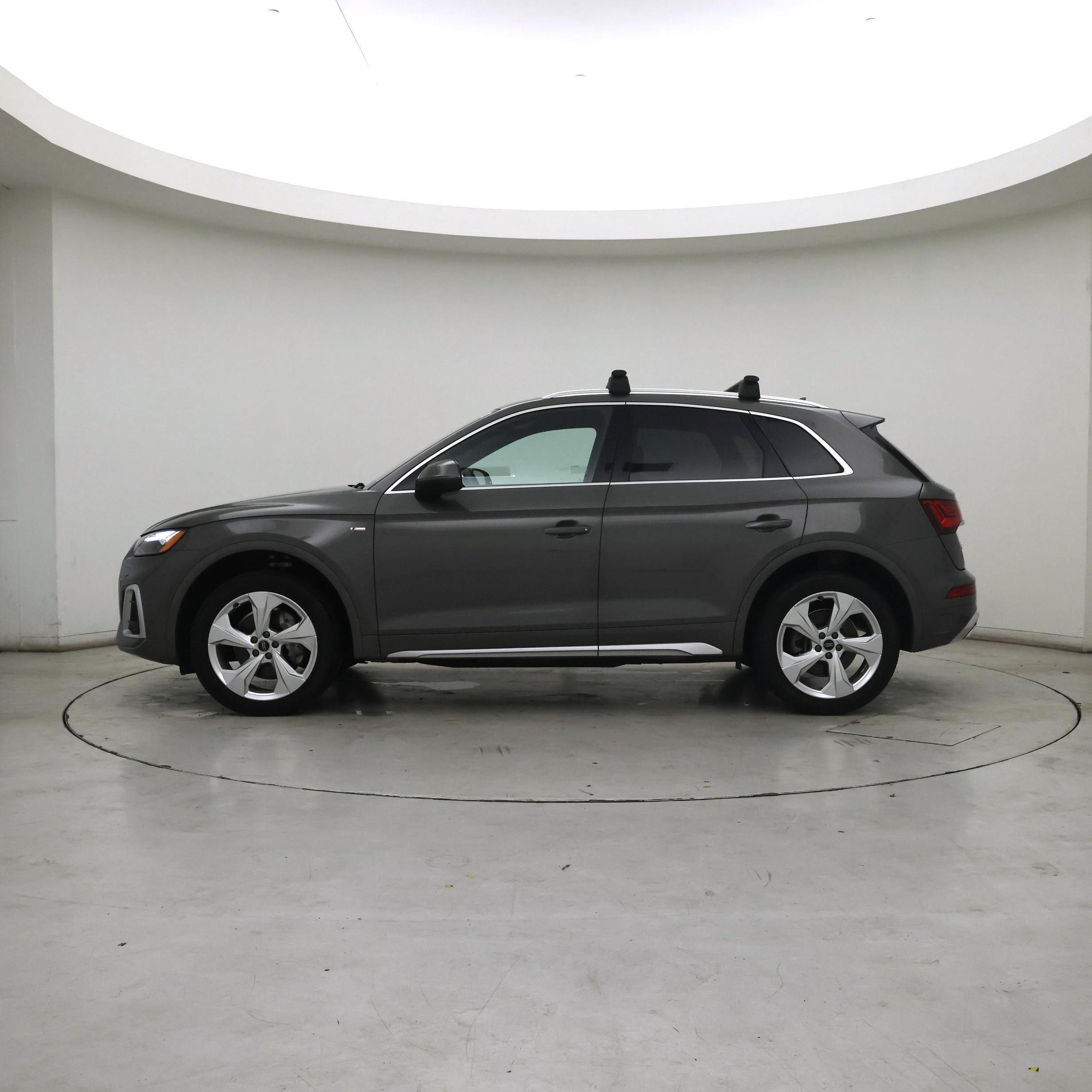 Thumbnail: 2023 Audi Q5 - 3