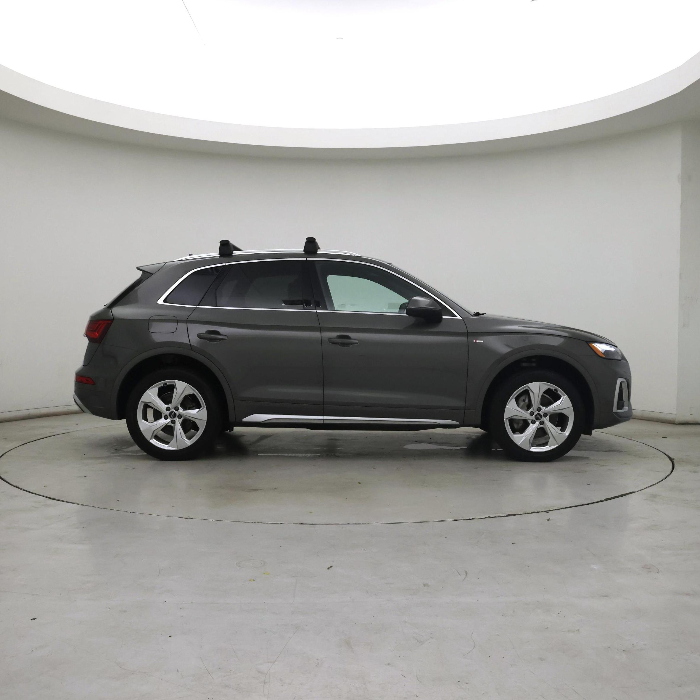 Thumbnail: 2023 Audi Q5 - 7