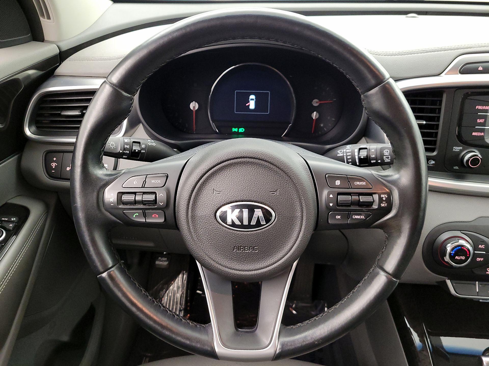 Thumbnail: 2016 Kia Sorento - 10