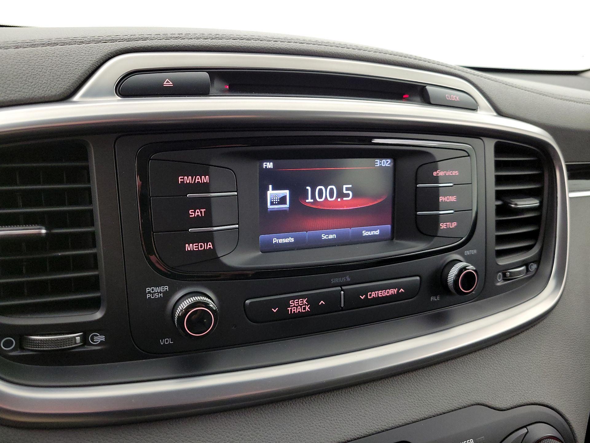 Thumbnail: 2016 Kia Sorento - 15
