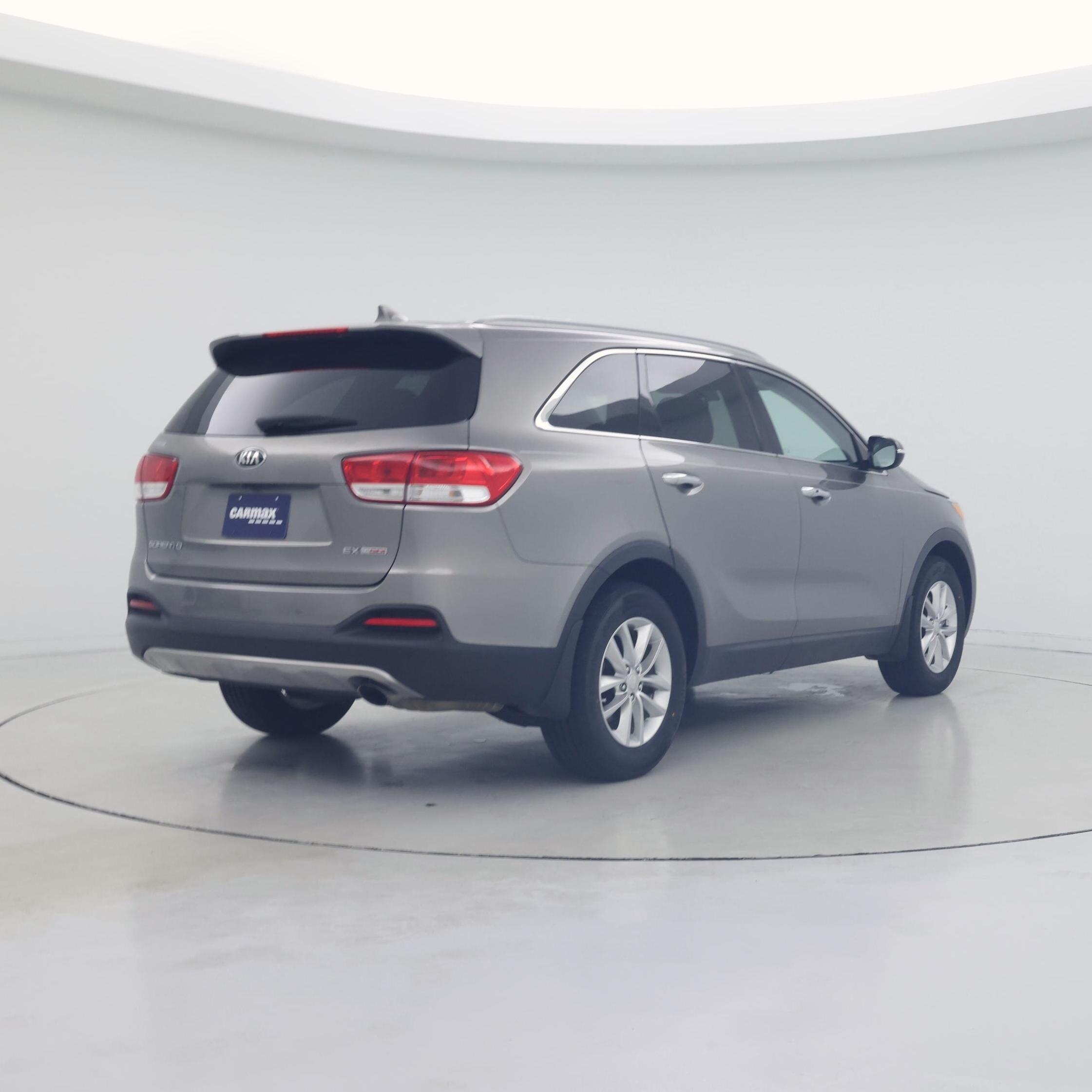 Thumbnail: 2016 Kia Sorento - 8
