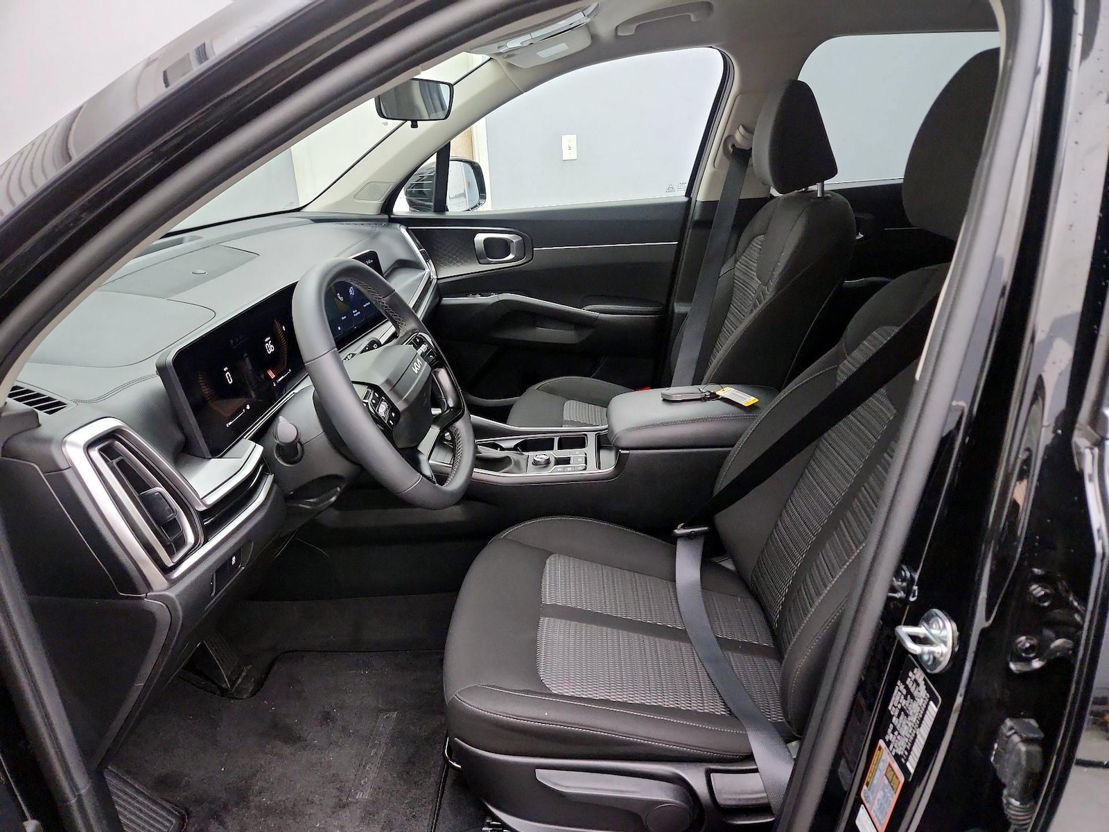 2026 Kia Sorento LX - Photo 12