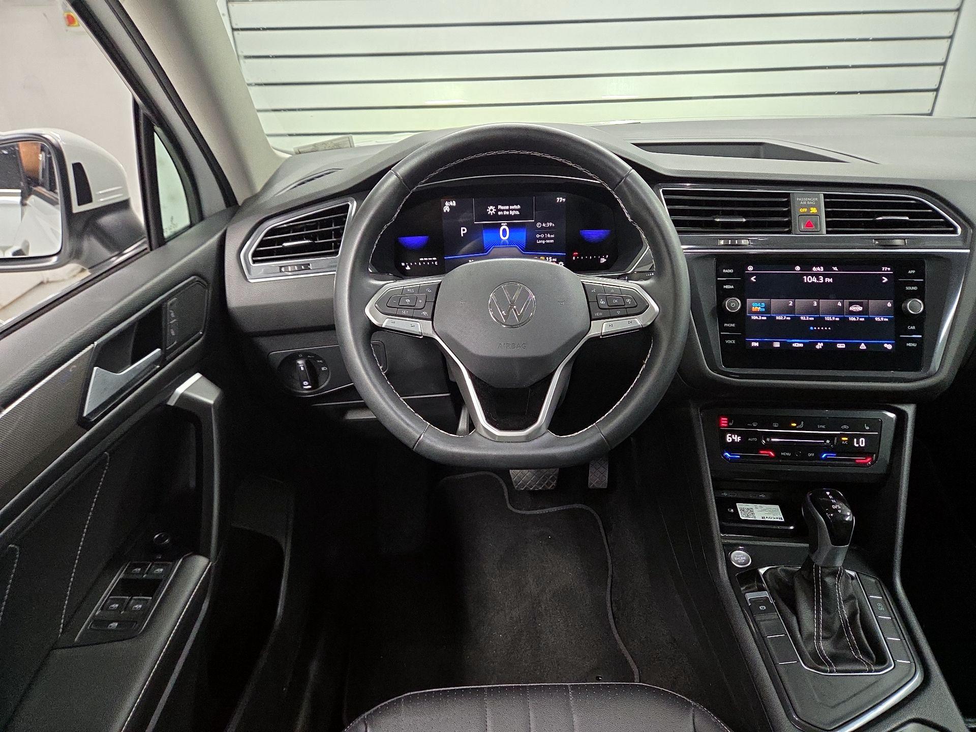Thumbnail: 2023 Volkswagen Tiguan - 10
