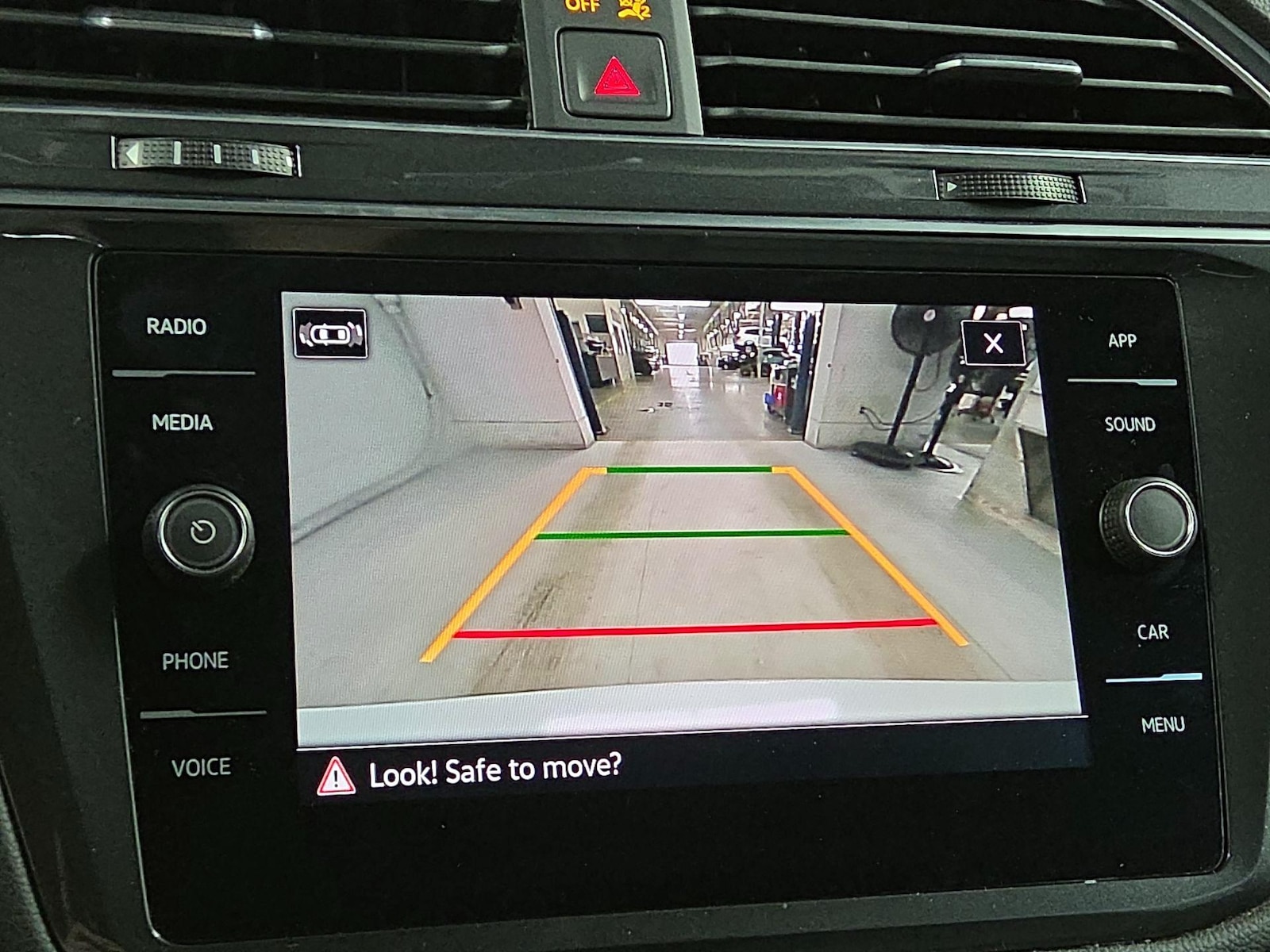 2023 Volkswagen Tiguan SE - Photo 14