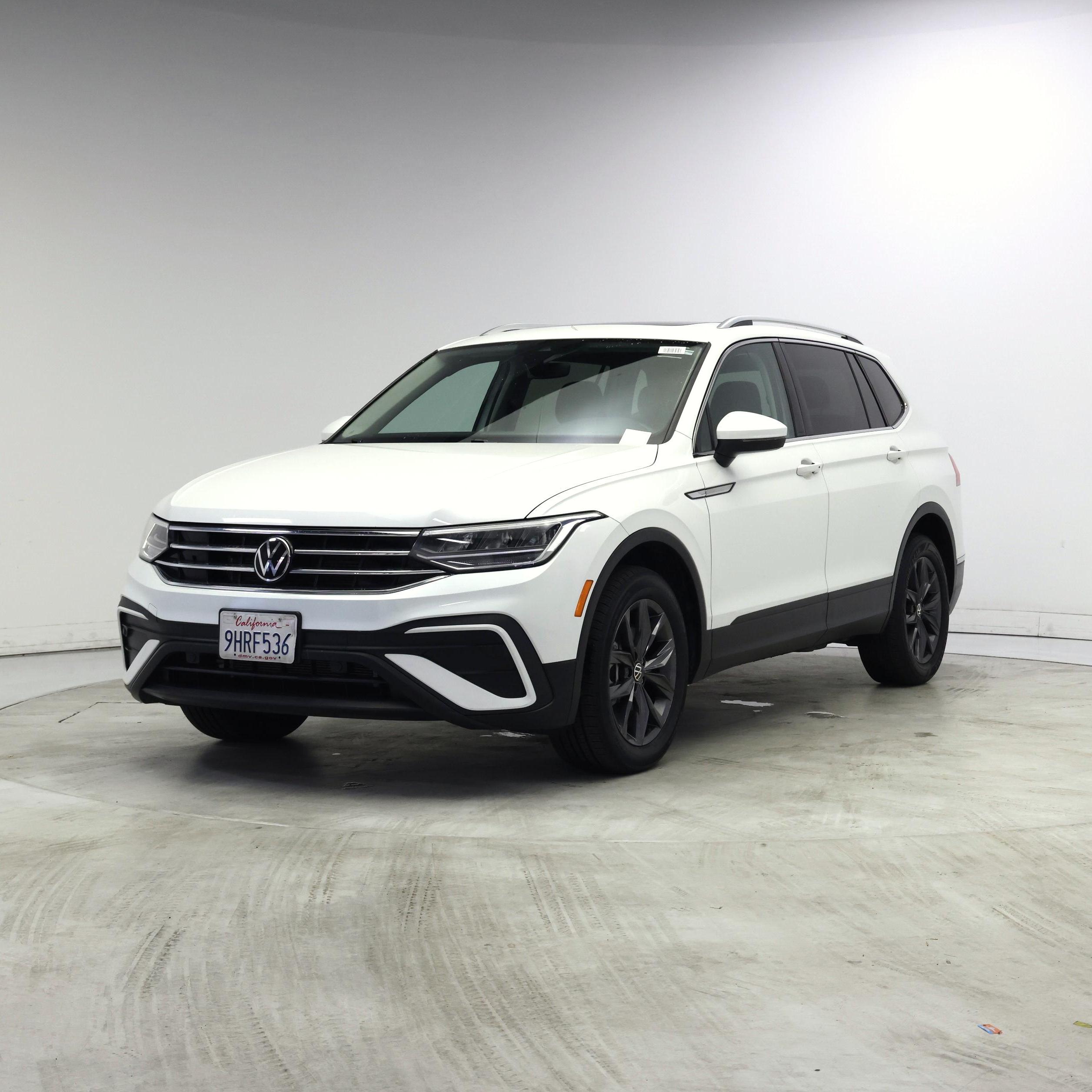 Thumbnail: 2023 Volkswagen Tiguan - 4