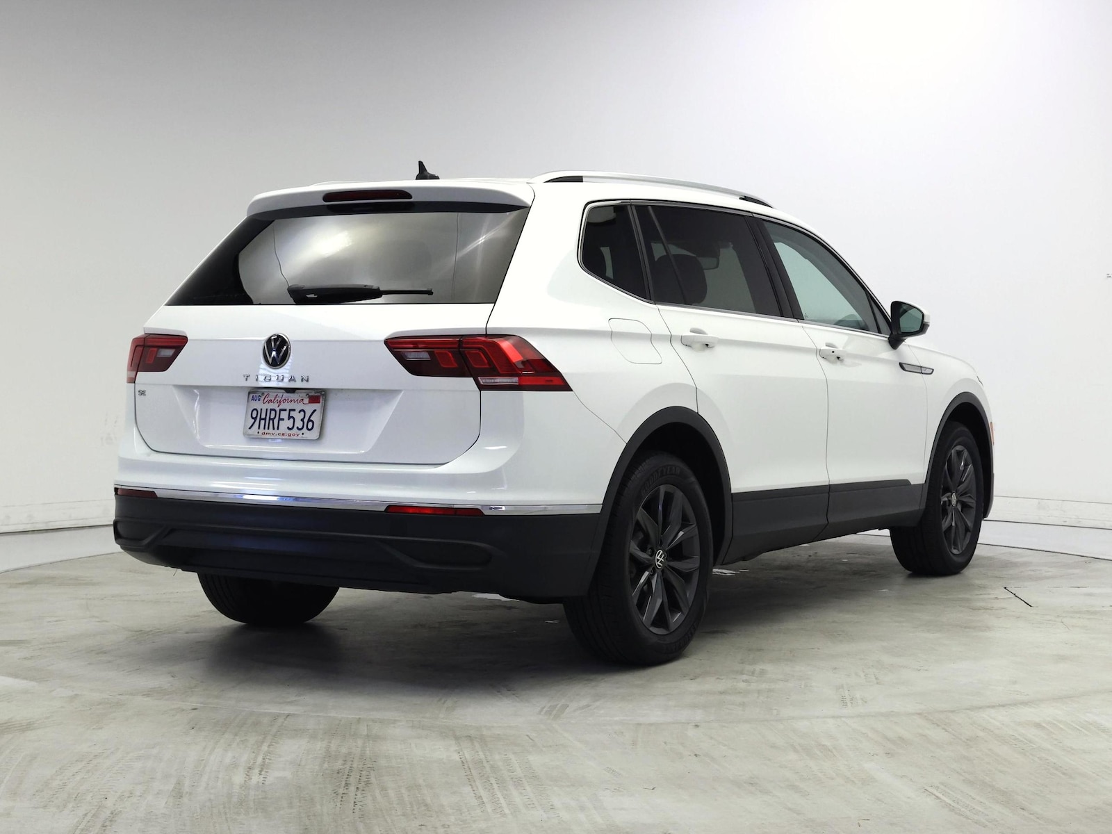 2023 Volkswagen Tiguan SE - Photo 9