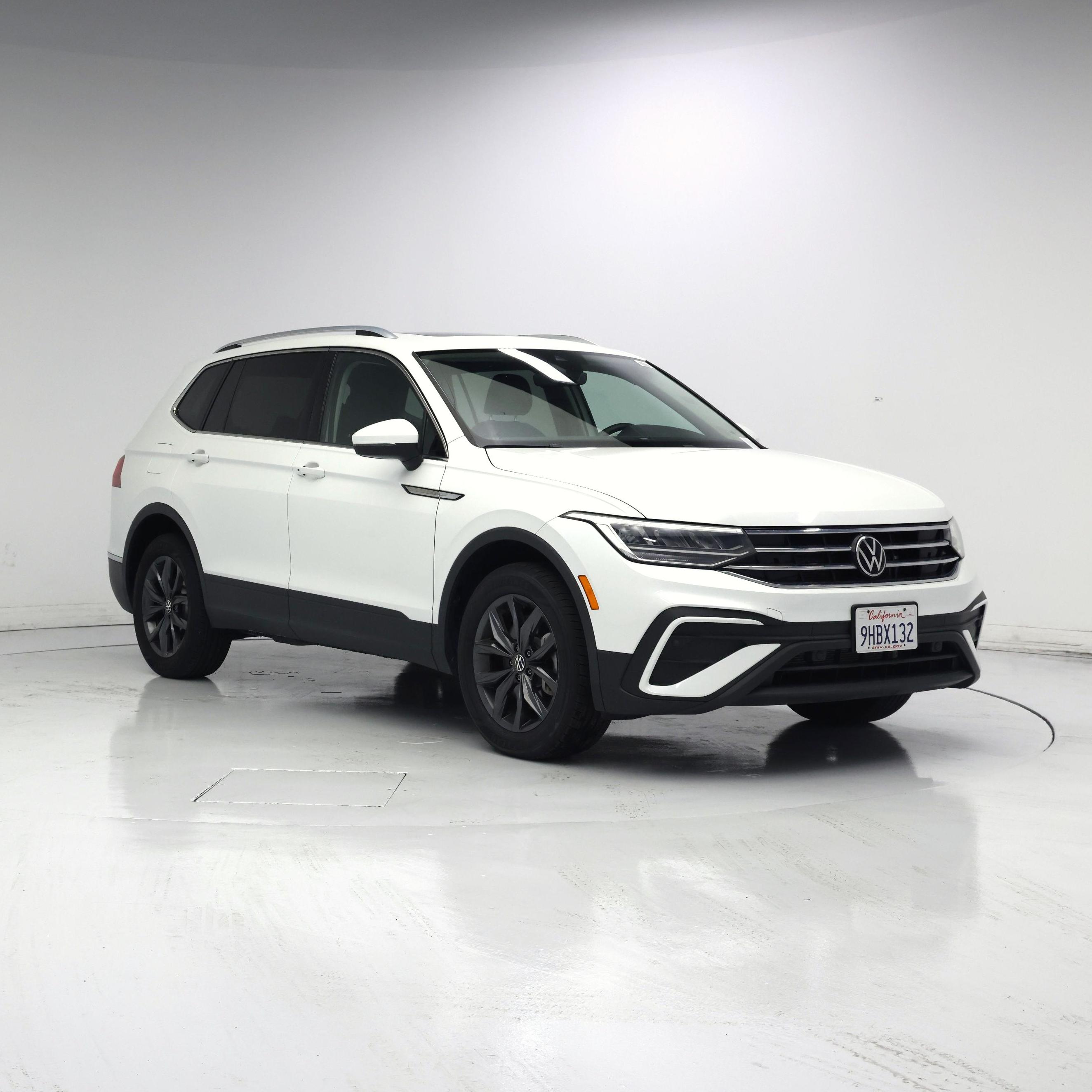 White 2023 Volkswagen Tiguan SUV / Crossover Front-Wheel Drive Automatic