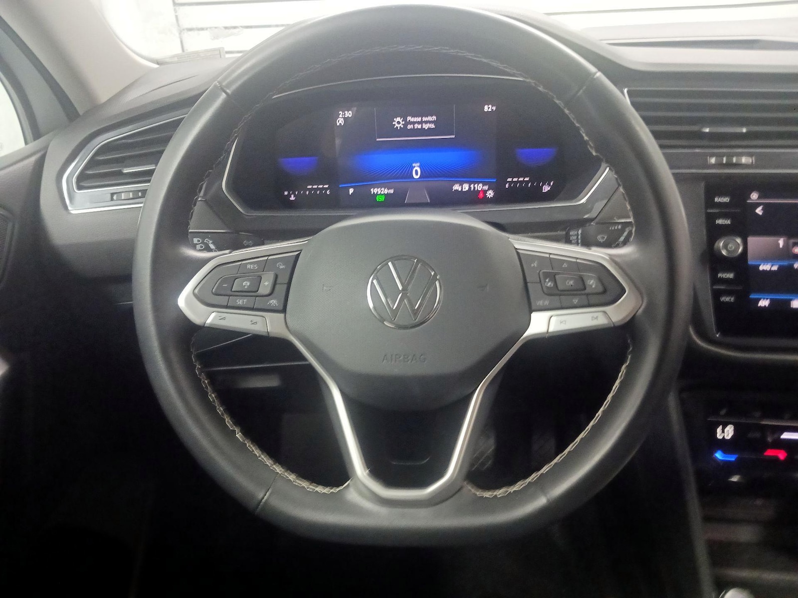 2023 Volkswagen Tiguan SE - Photo 11