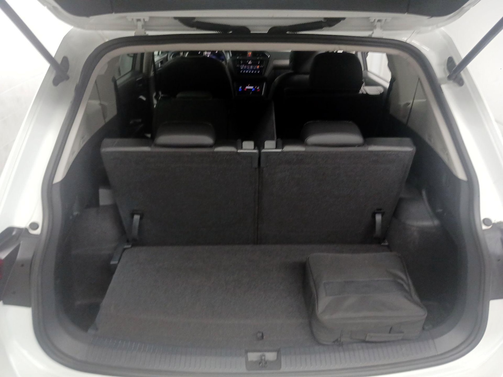 2023 Volkswagen Tiguan SE - Photo 23