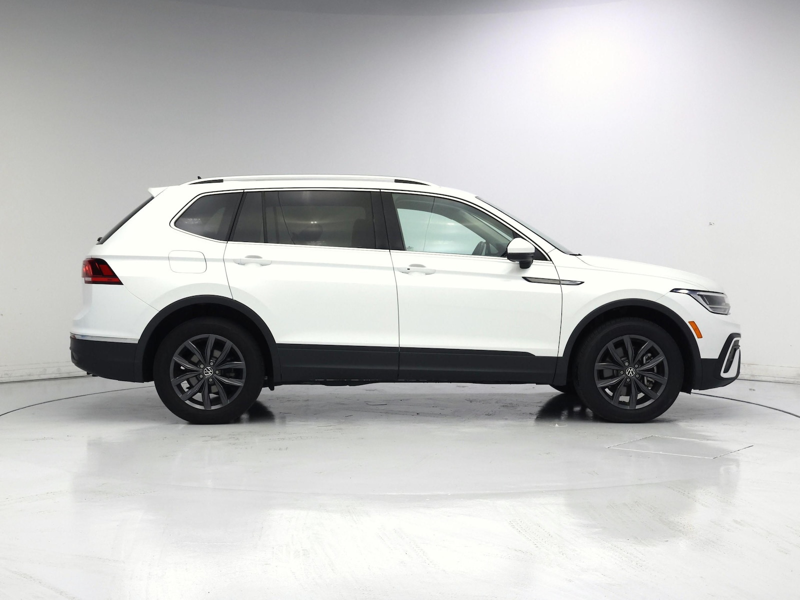 2023 Volkswagen Tiguan SE - Photo 8