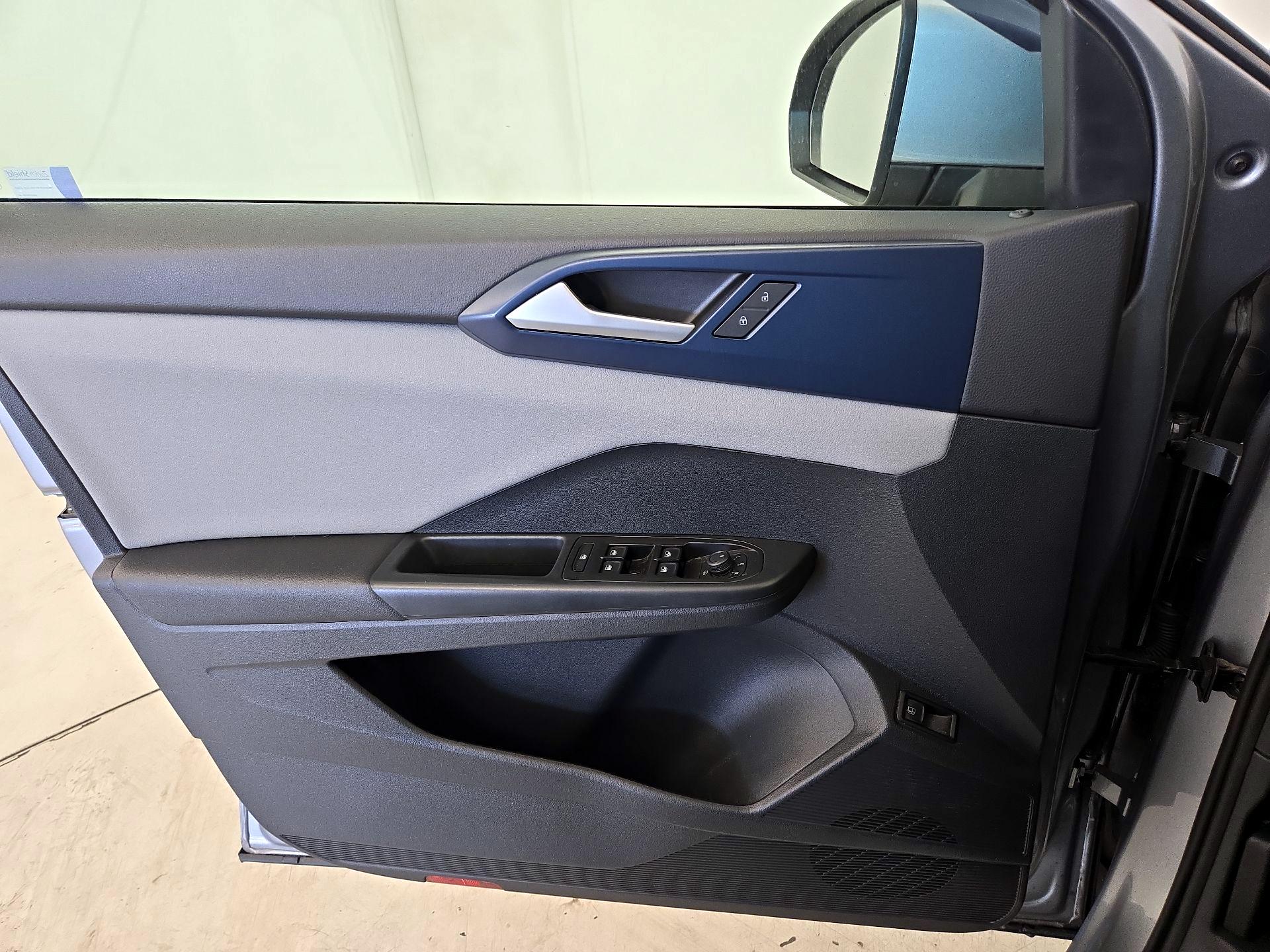 Thumbnail: 2023 Volkswagen Taos - 12