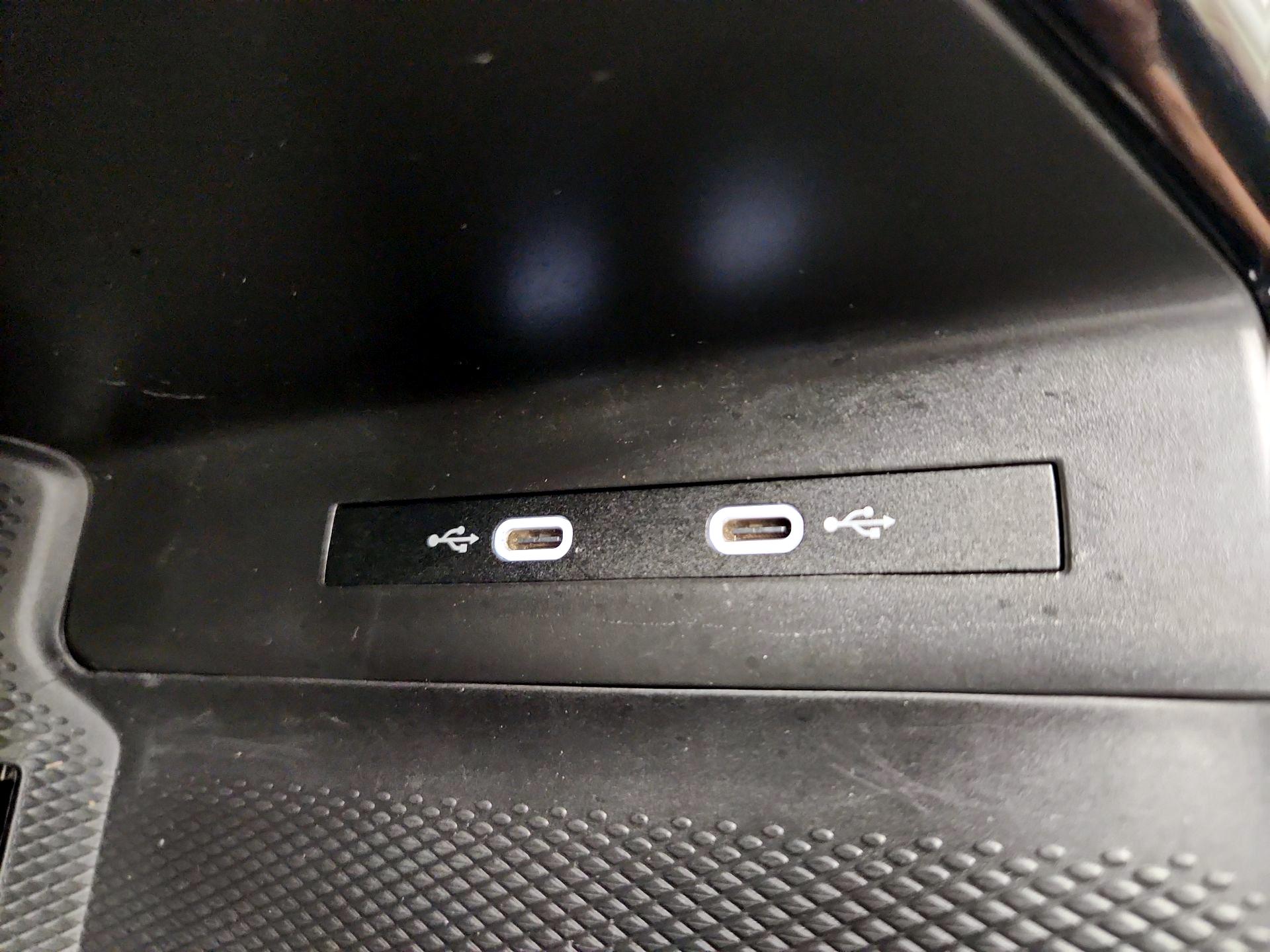 Thumbnail: 2023 Volkswagen ID.4 - 19