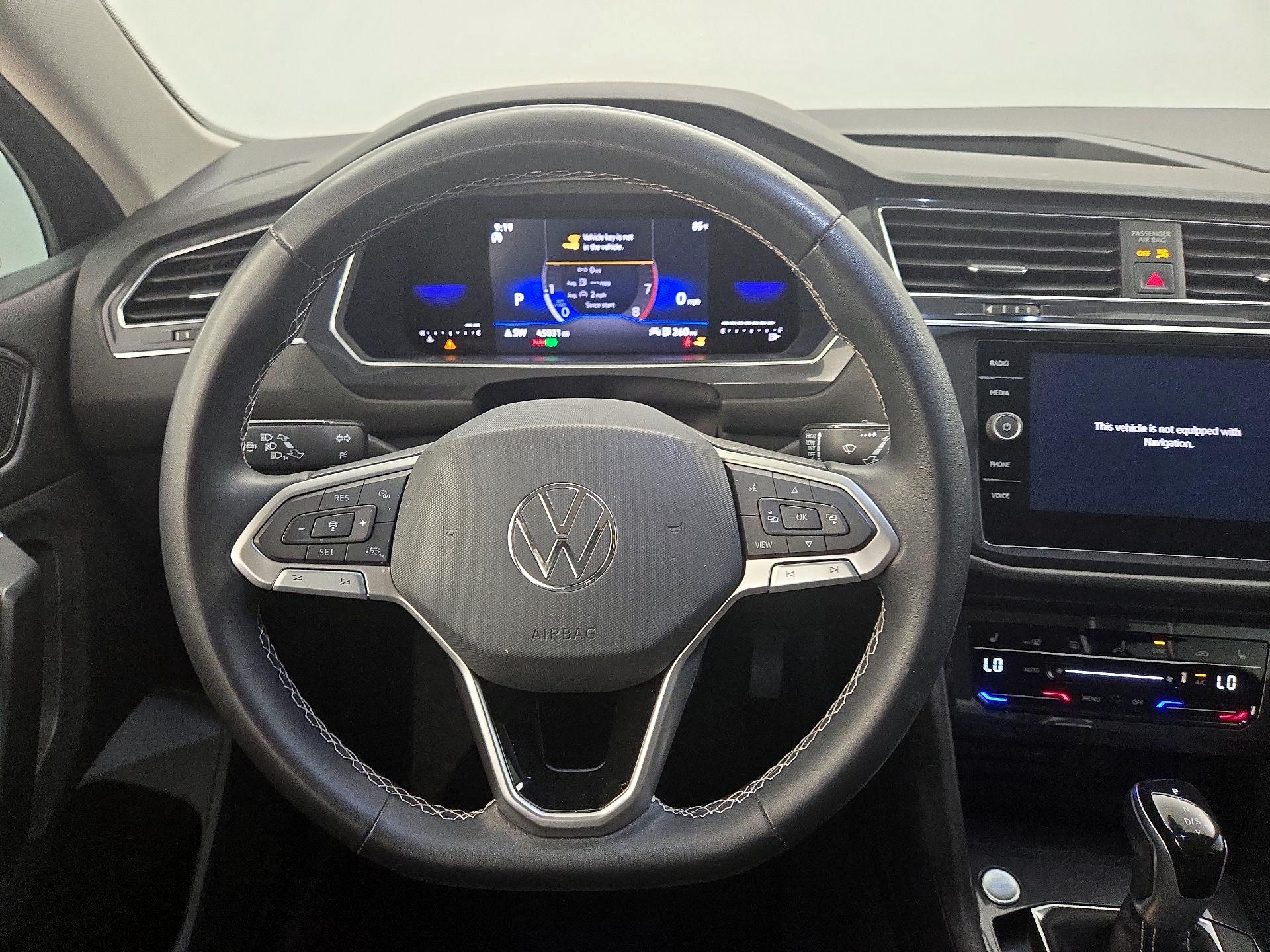 Thumbnail: 2022 Volkswagen Tiguan - 10