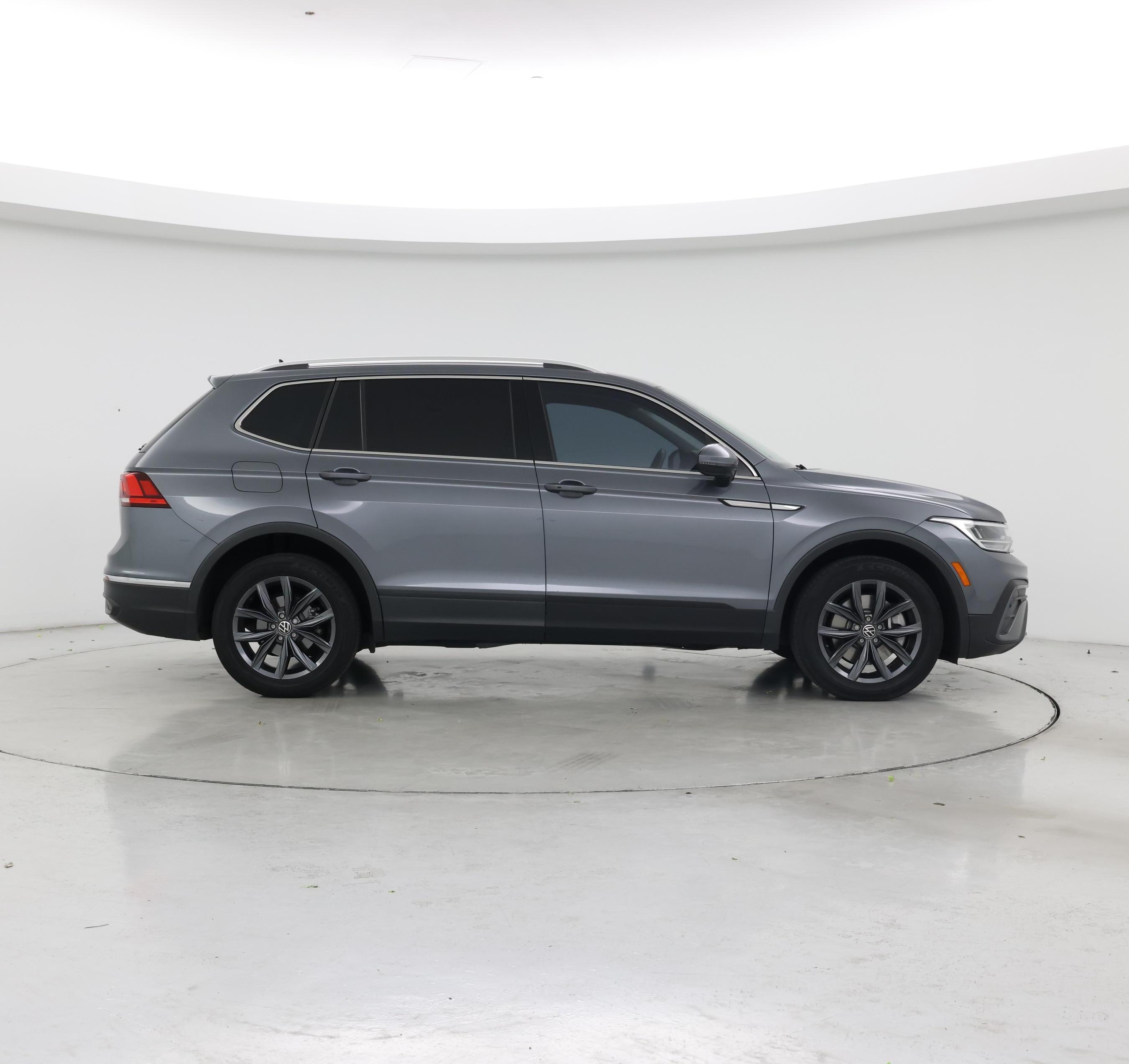 Thumbnail: 2022 Volkswagen Tiguan - 7