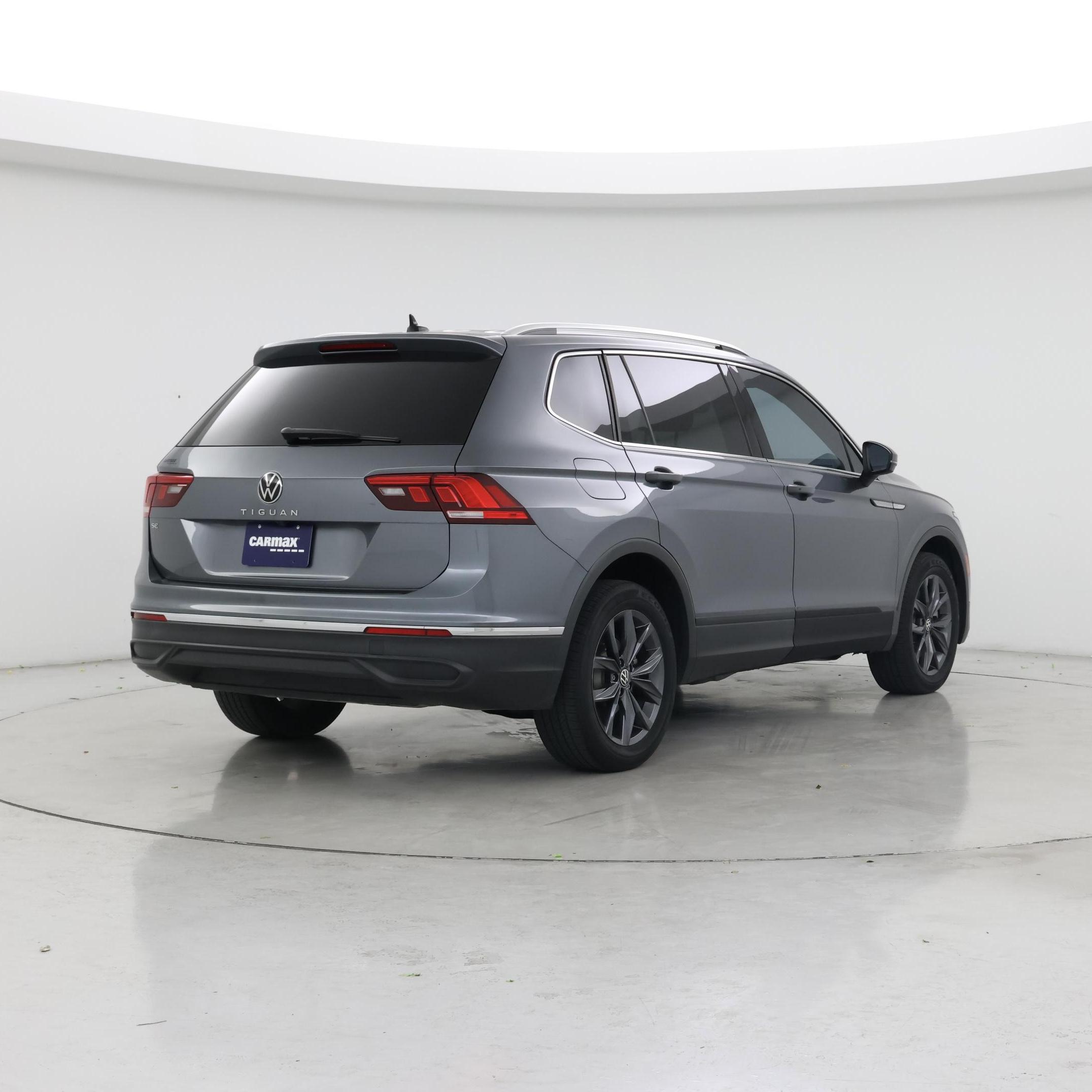 Thumbnail: 2022 Volkswagen Tiguan - 8