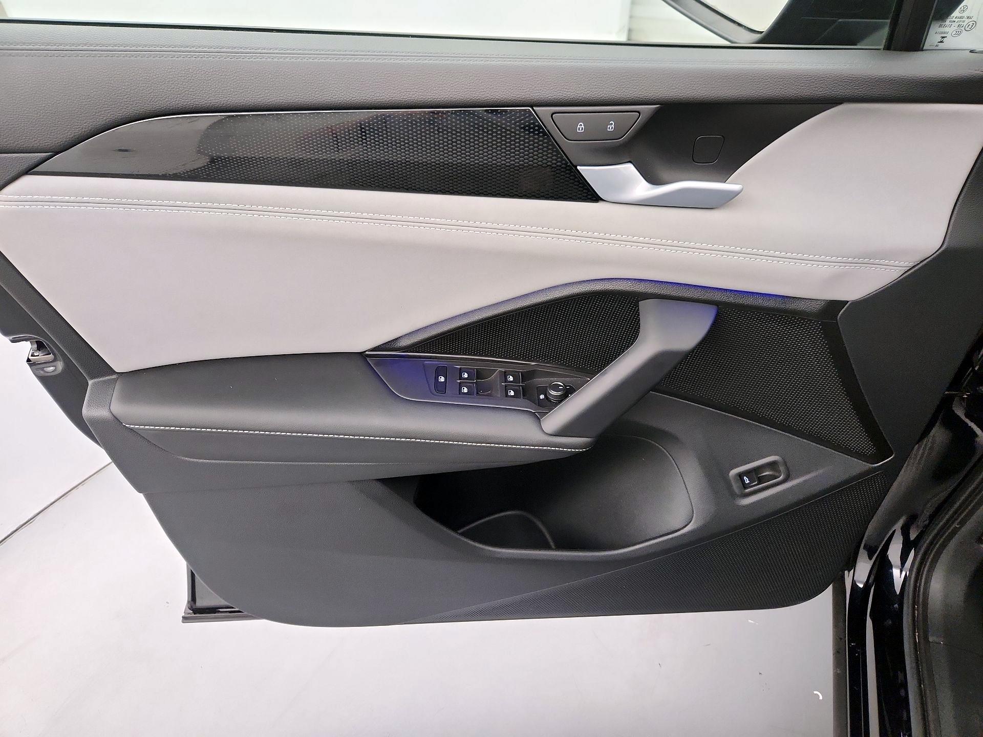 Thumbnail: 2025 Volkswagen Tiguan - 12