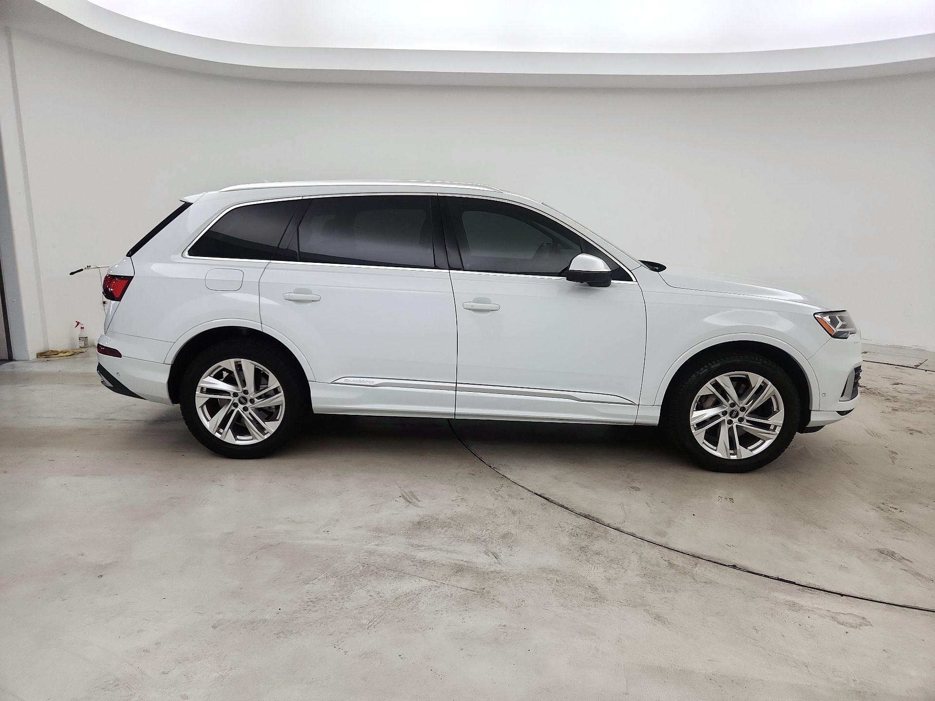 Thumbnail: 2023 Audi Q7 - 4