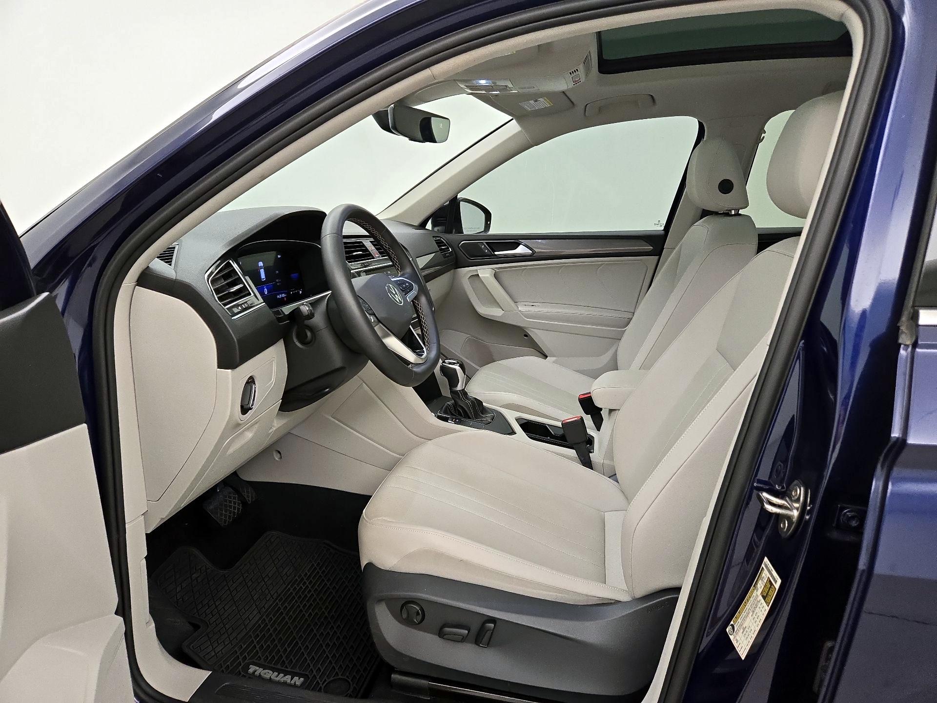 Thumbnail: 2023 Volkswagen Tiguan - 11