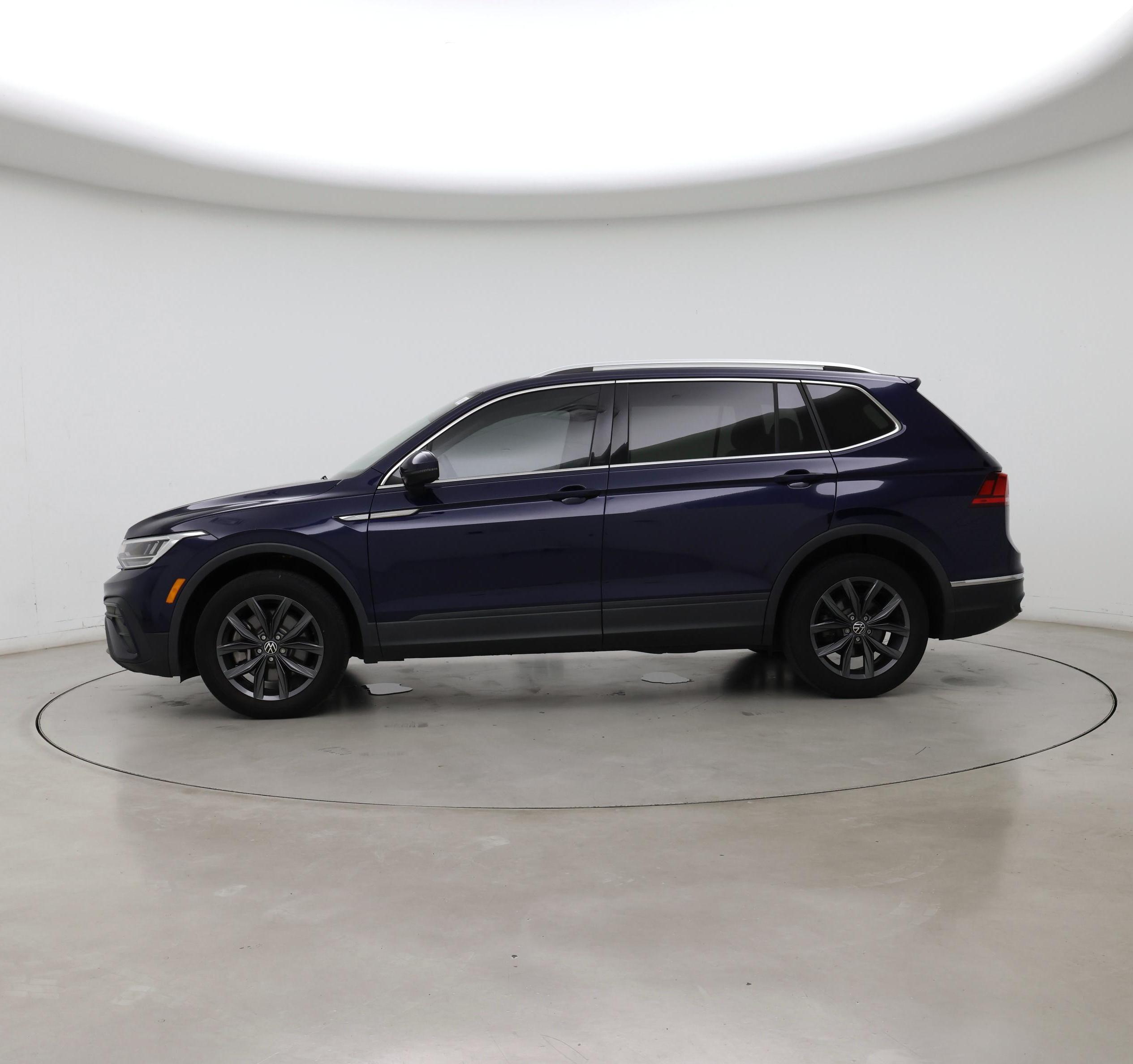 Thumbnail: 2023 Volkswagen Tiguan - 3
