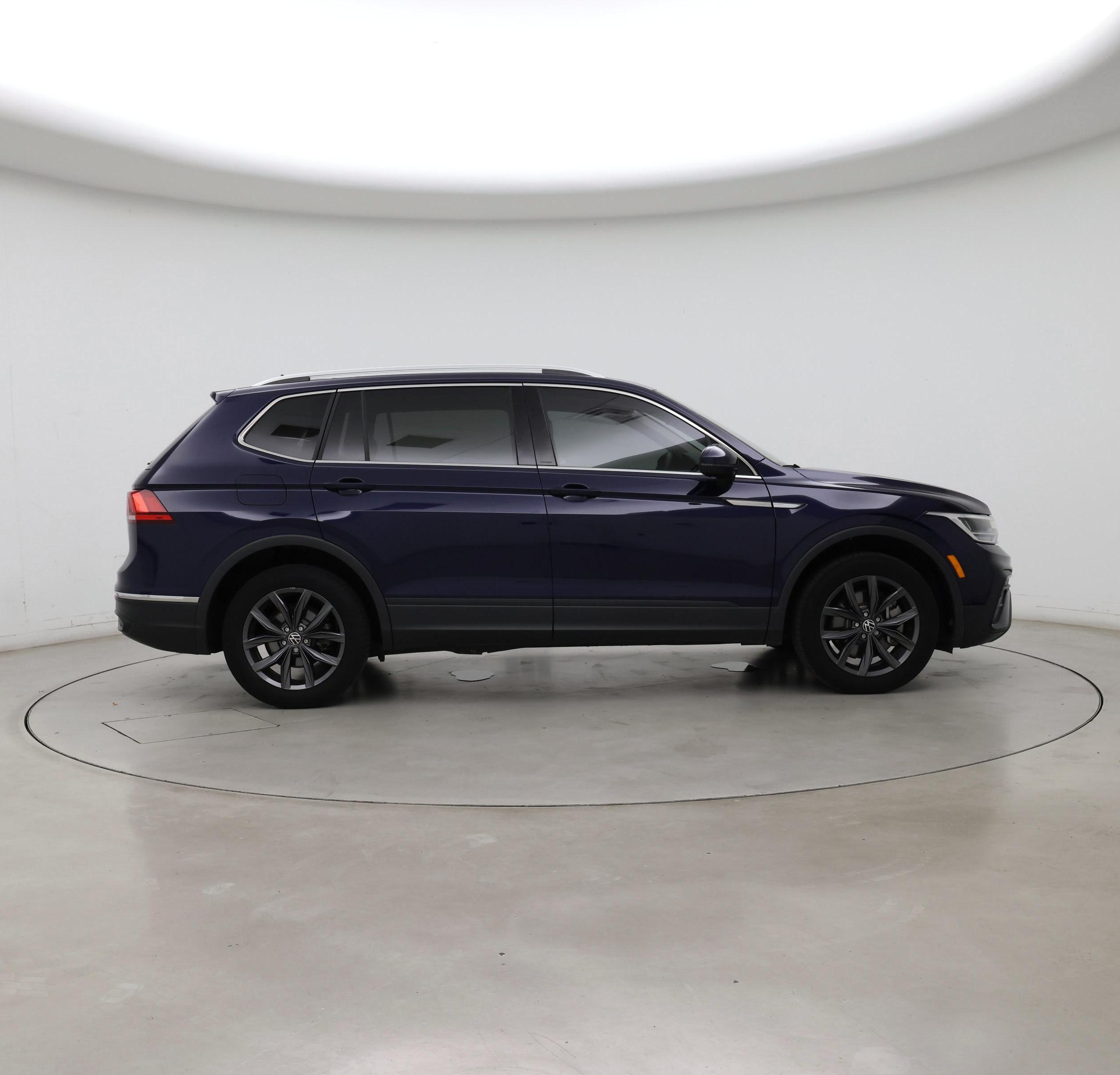 Thumbnail: 2023 Volkswagen Tiguan - 7
