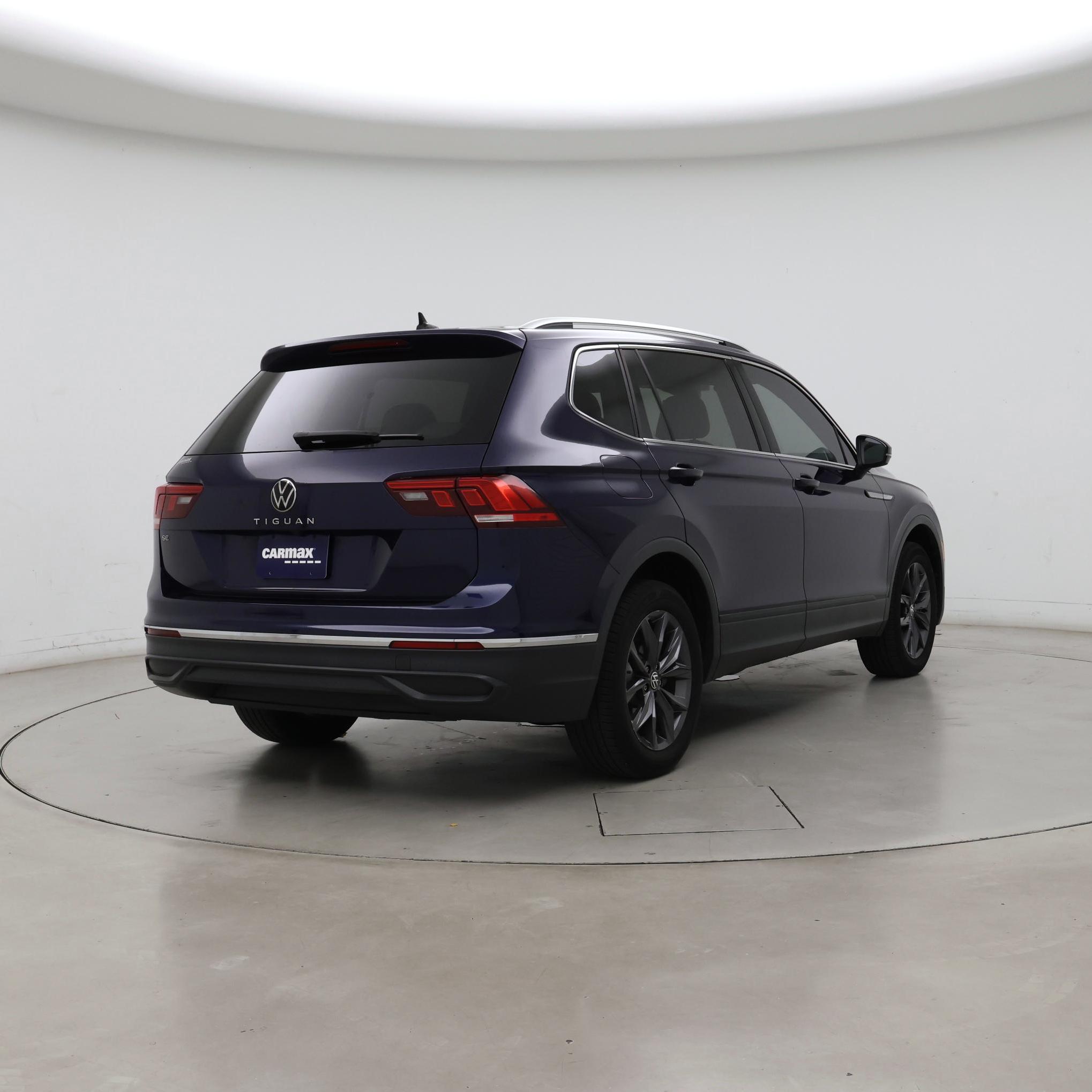 Thumbnail: 2023 Volkswagen Tiguan - 8