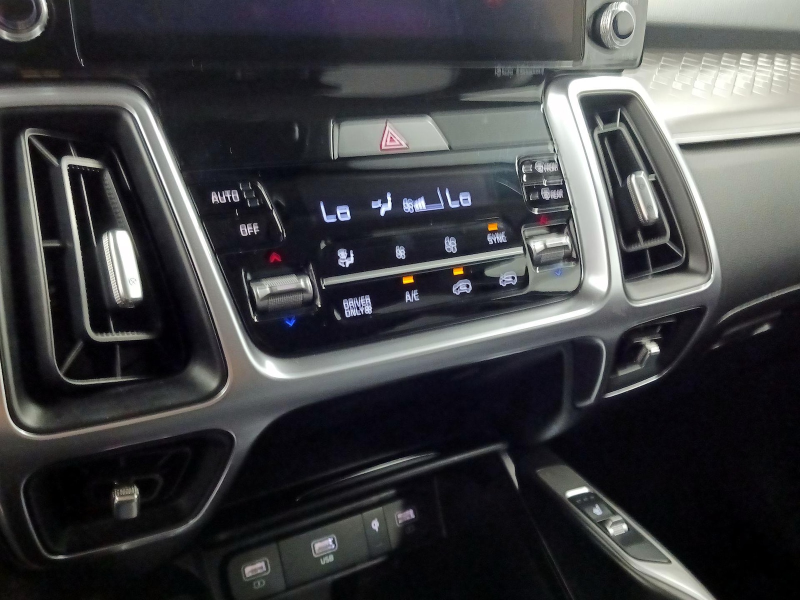 2024 Kia Sorento EX Hybrid - Photo 13