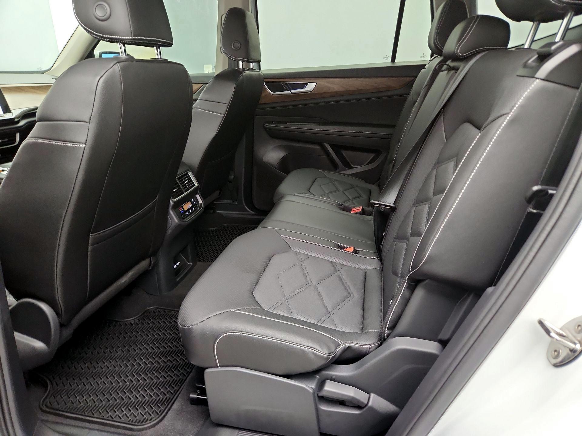 Thumbnail: 2026 Volkswagen Atlas - 19