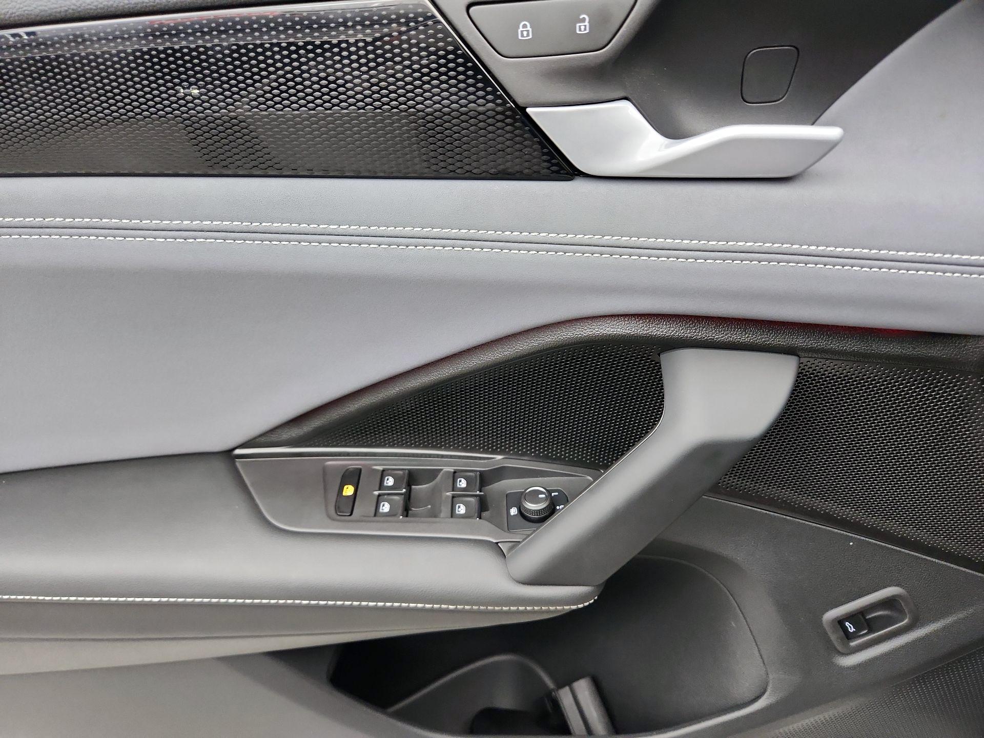 Thumbnail: 2025 Volkswagen Tiguan - 12