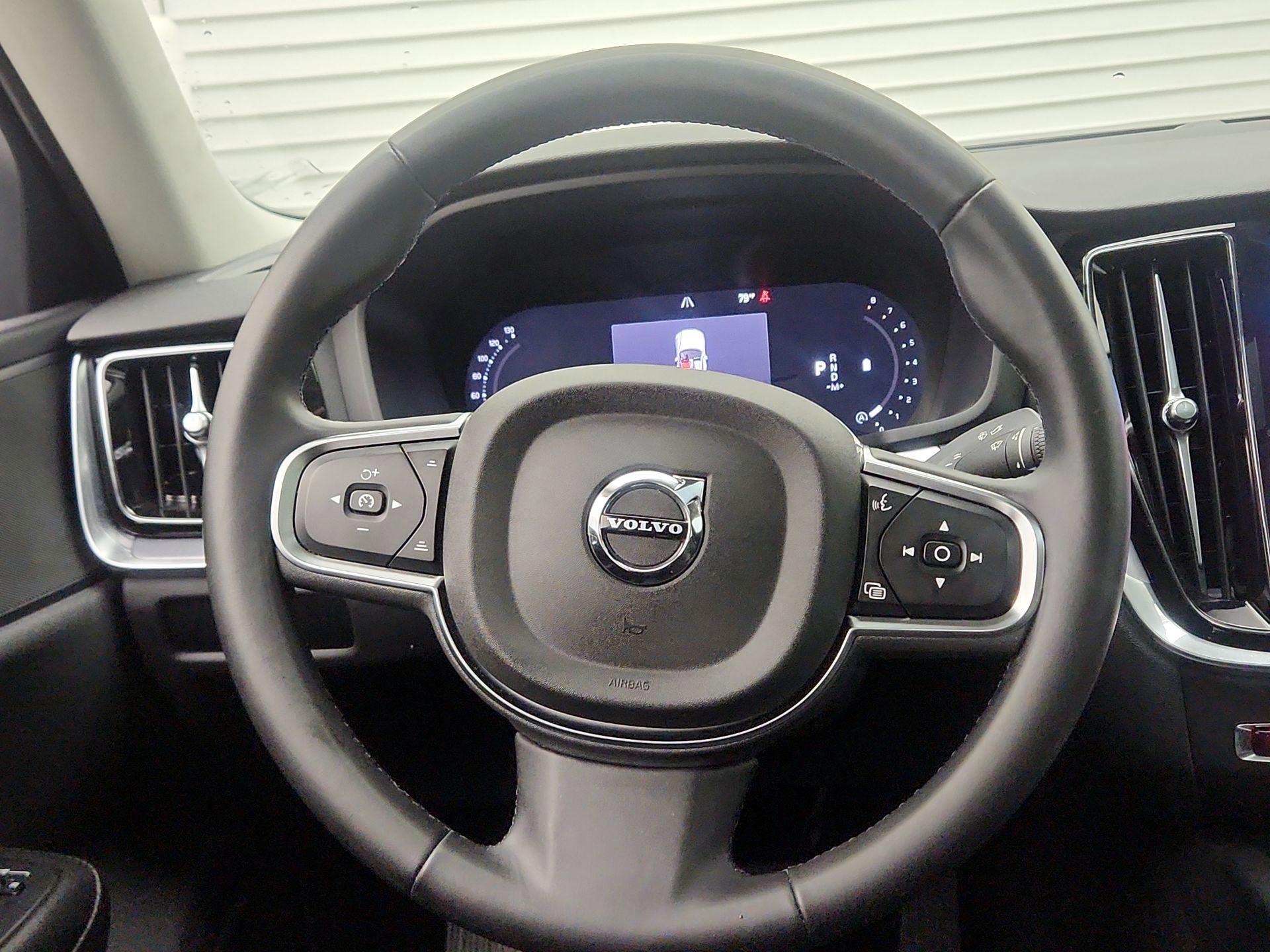 Thumbnail: 2024 Volvo S60 - 10