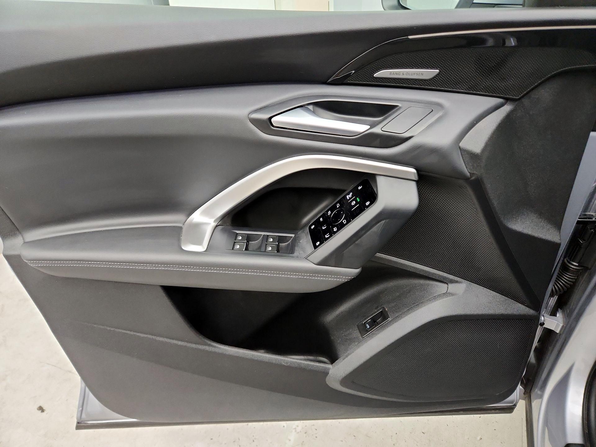Thumbnail: 2025 Audi Q5 - 12