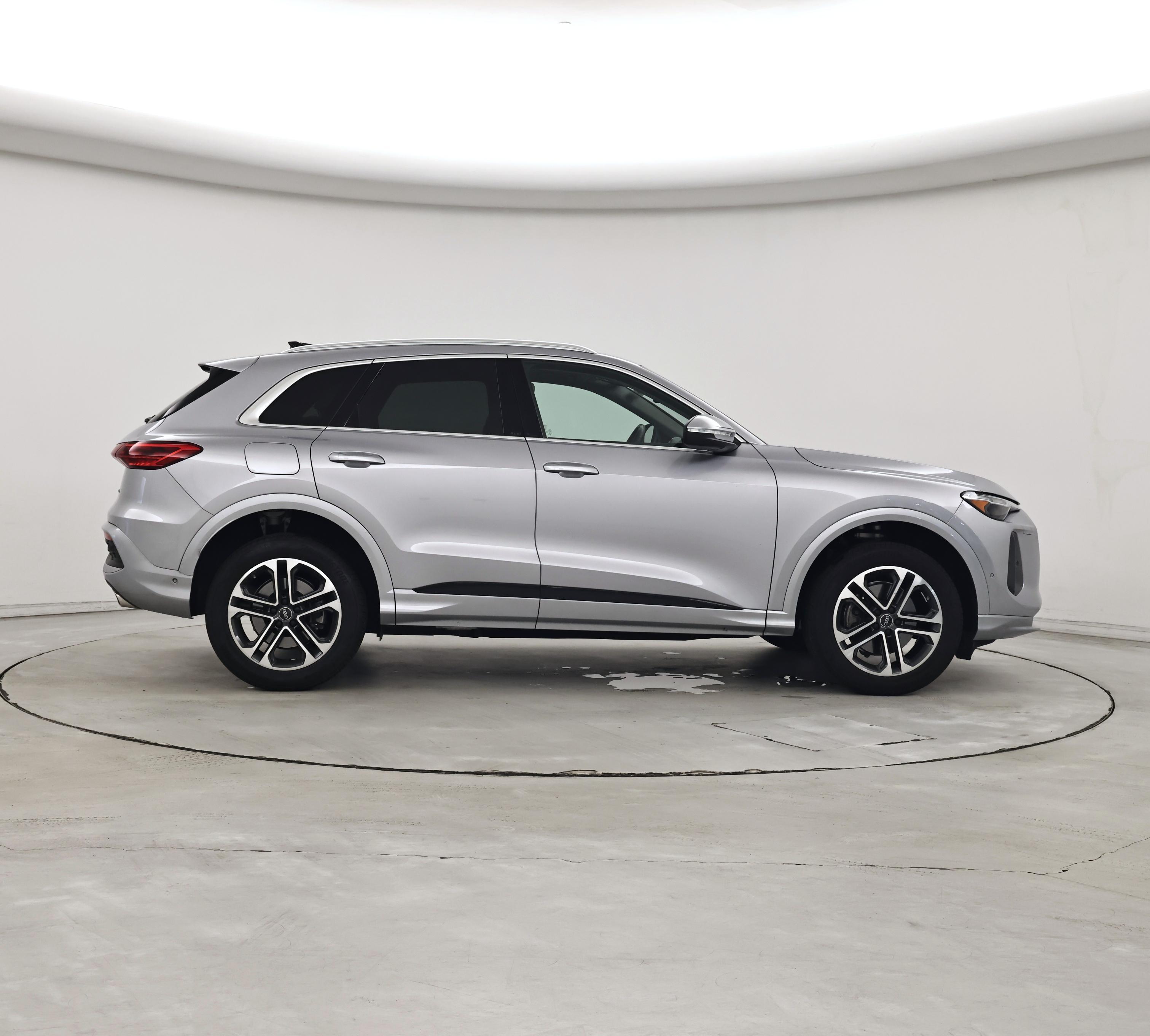 Thumbnail: 2025 Audi Q5 - 7