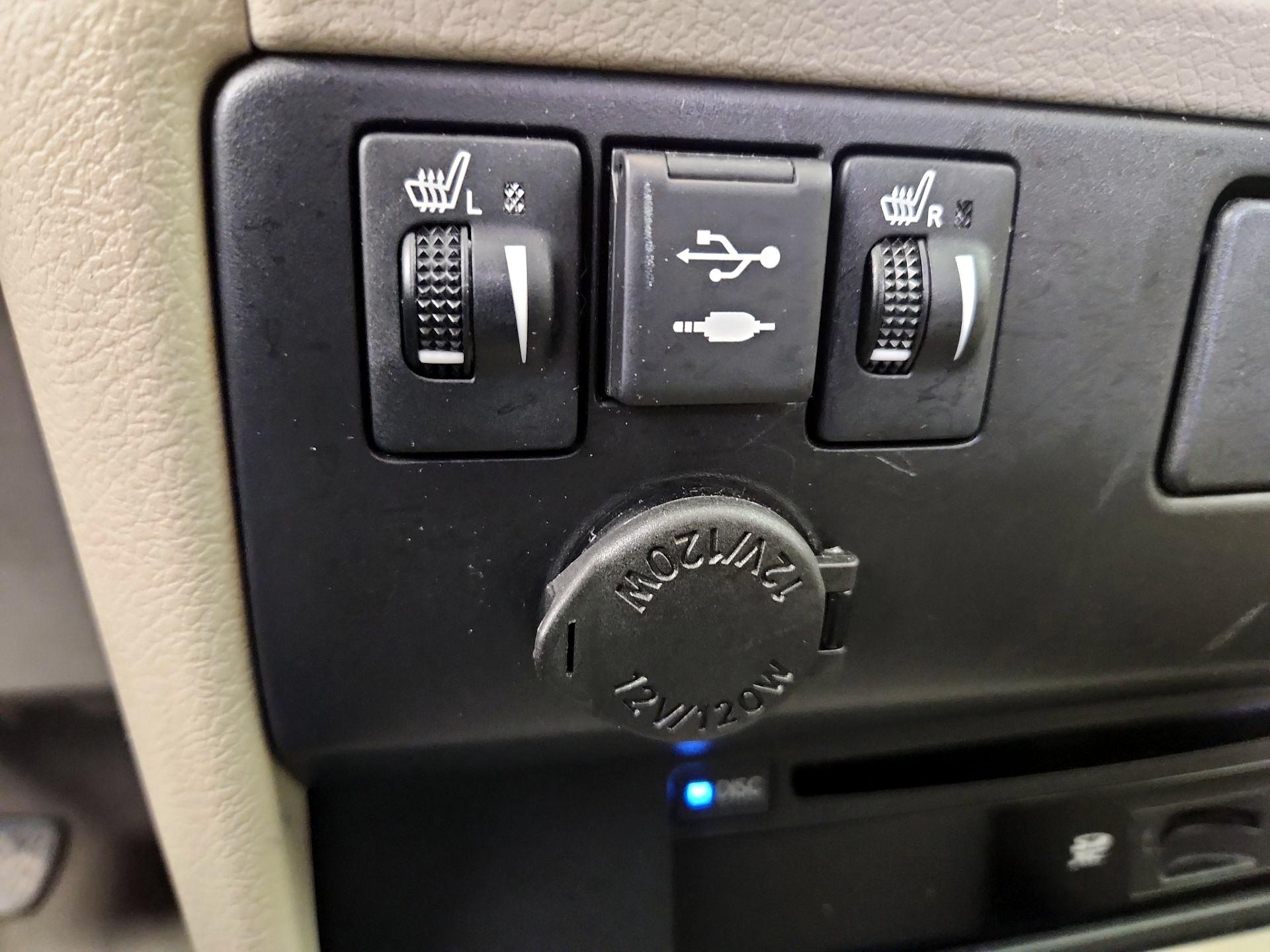 Thumbnail: 2020 Toyota Sienna - 19