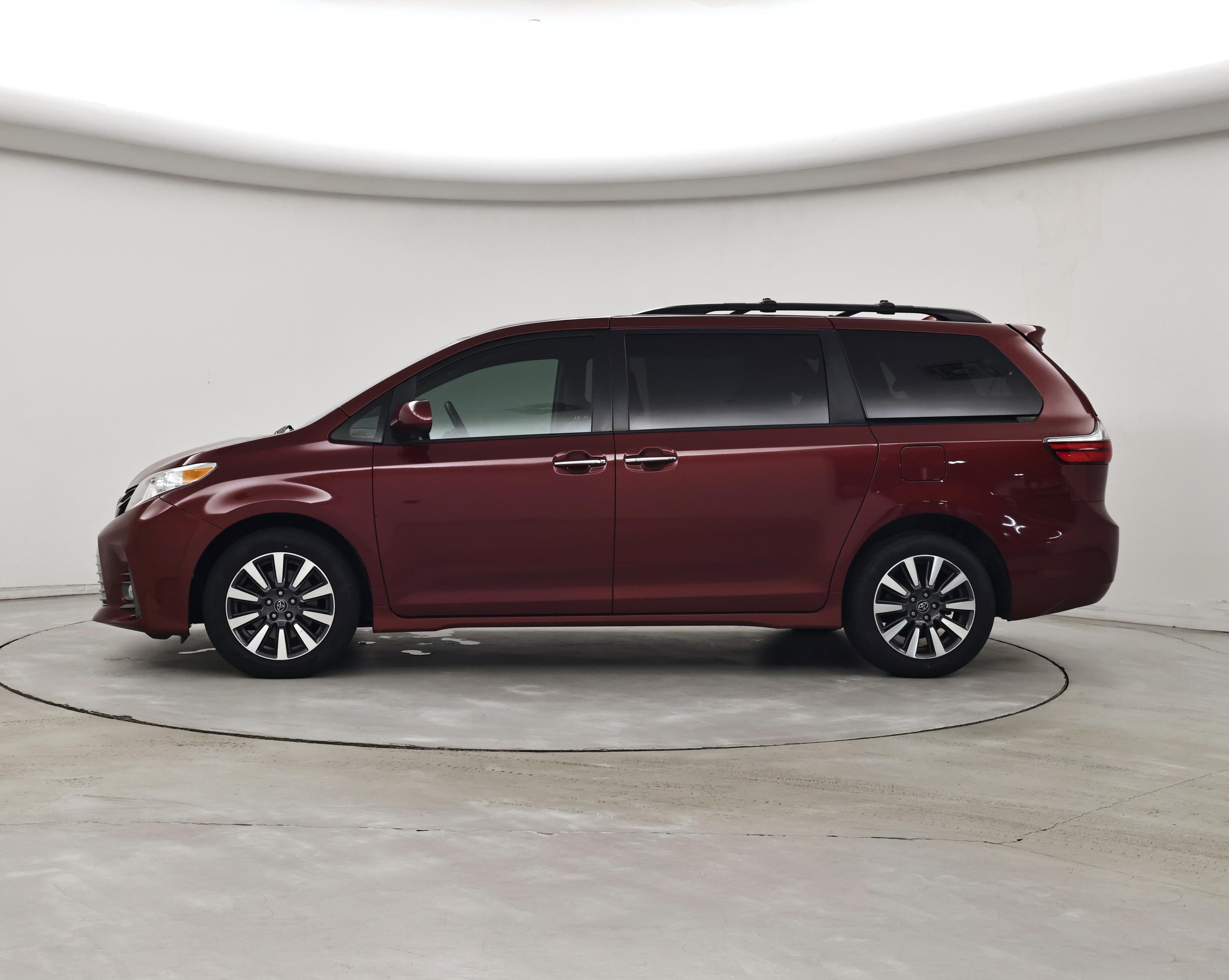 Thumbnail: 2020 Toyota Sienna - 3