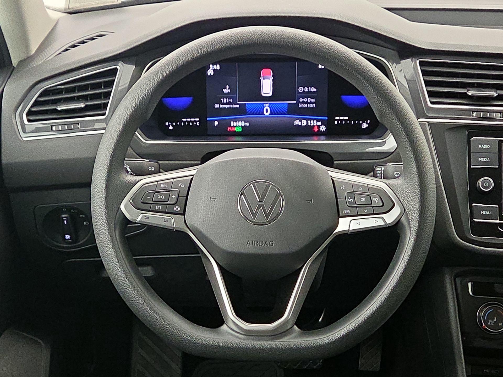 Thumbnail: 2023 Volkswagen Tiguan - 10