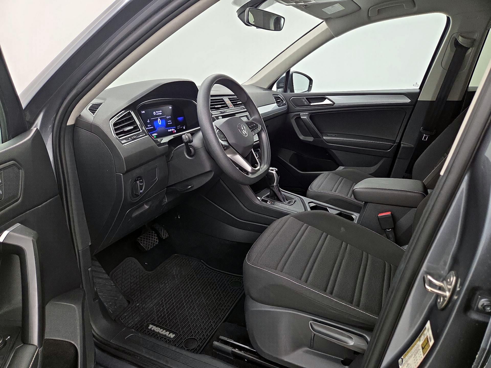 Thumbnail: 2023 Volkswagen Tiguan - 11
