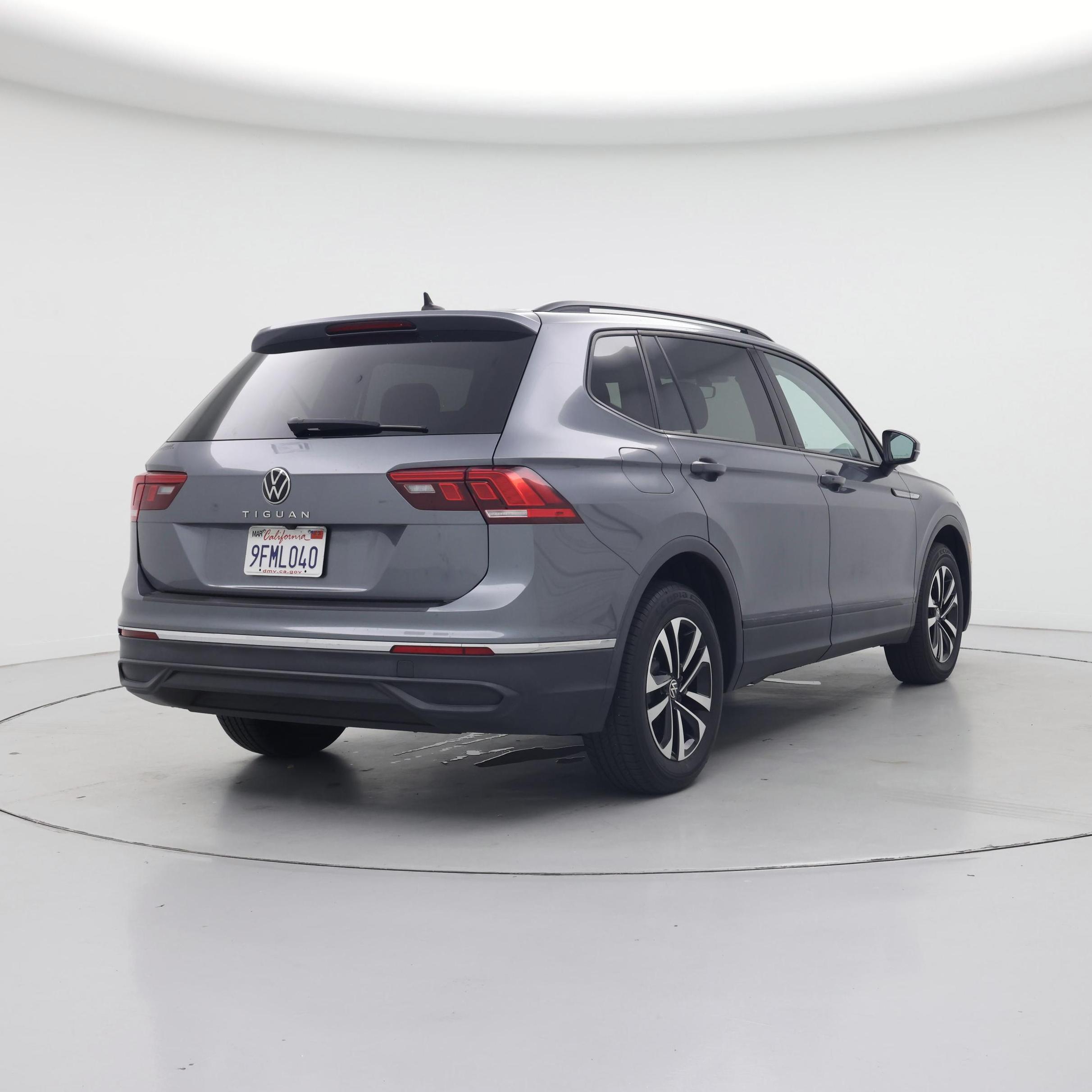 Thumbnail: 2023 Volkswagen Tiguan - 8