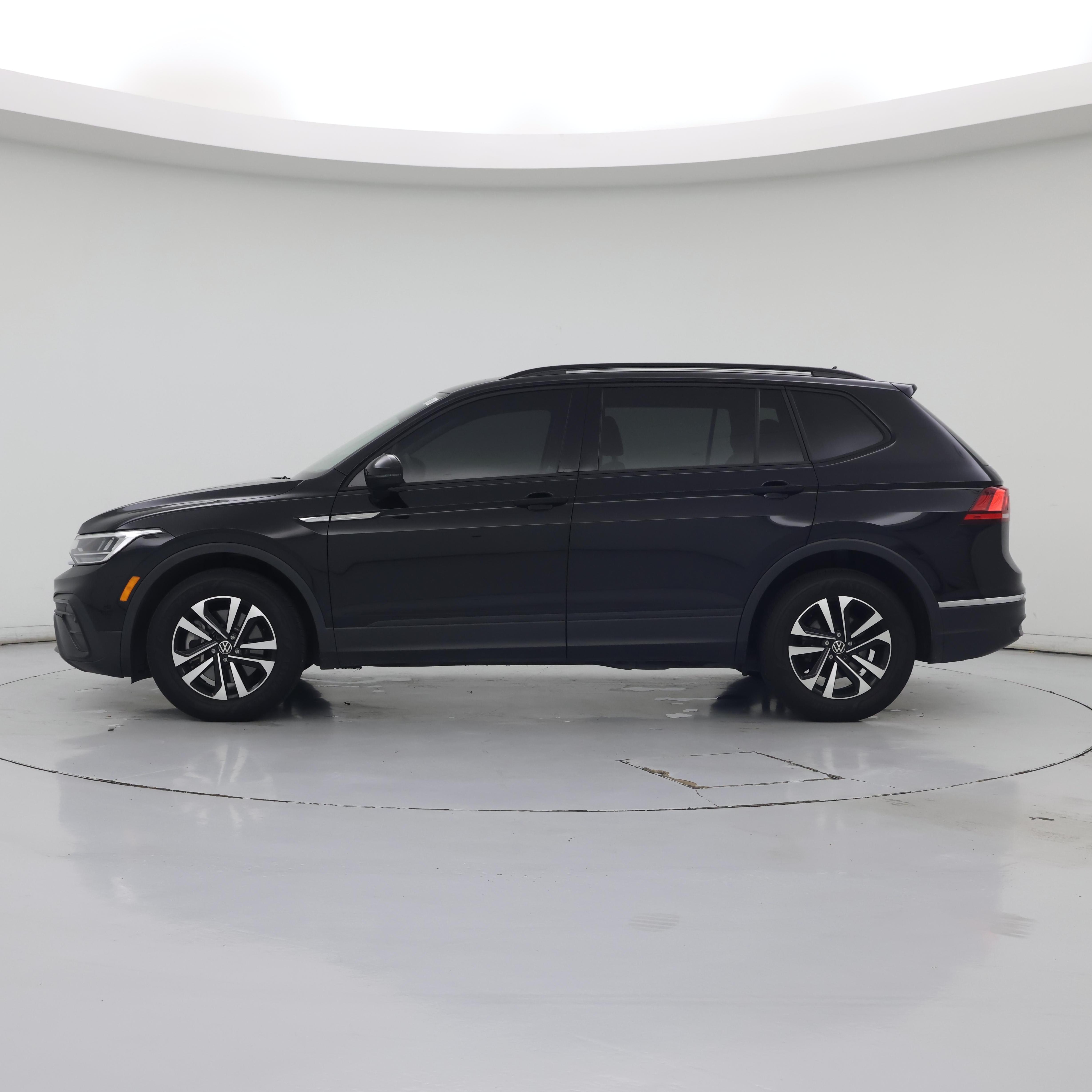 Thumbnail: 2024 Volkswagen Tiguan - 3