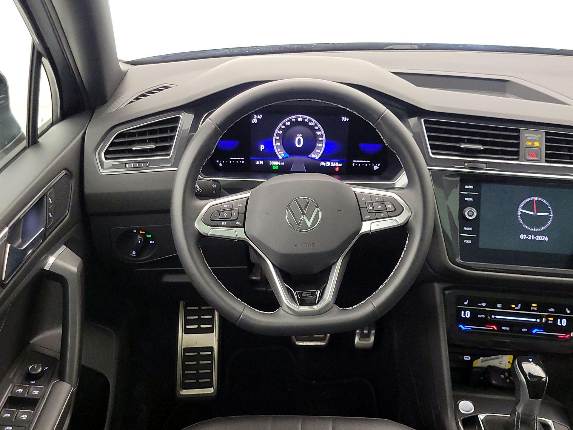 Thumbnail: 2023 Volkswagen Tiguan - 10