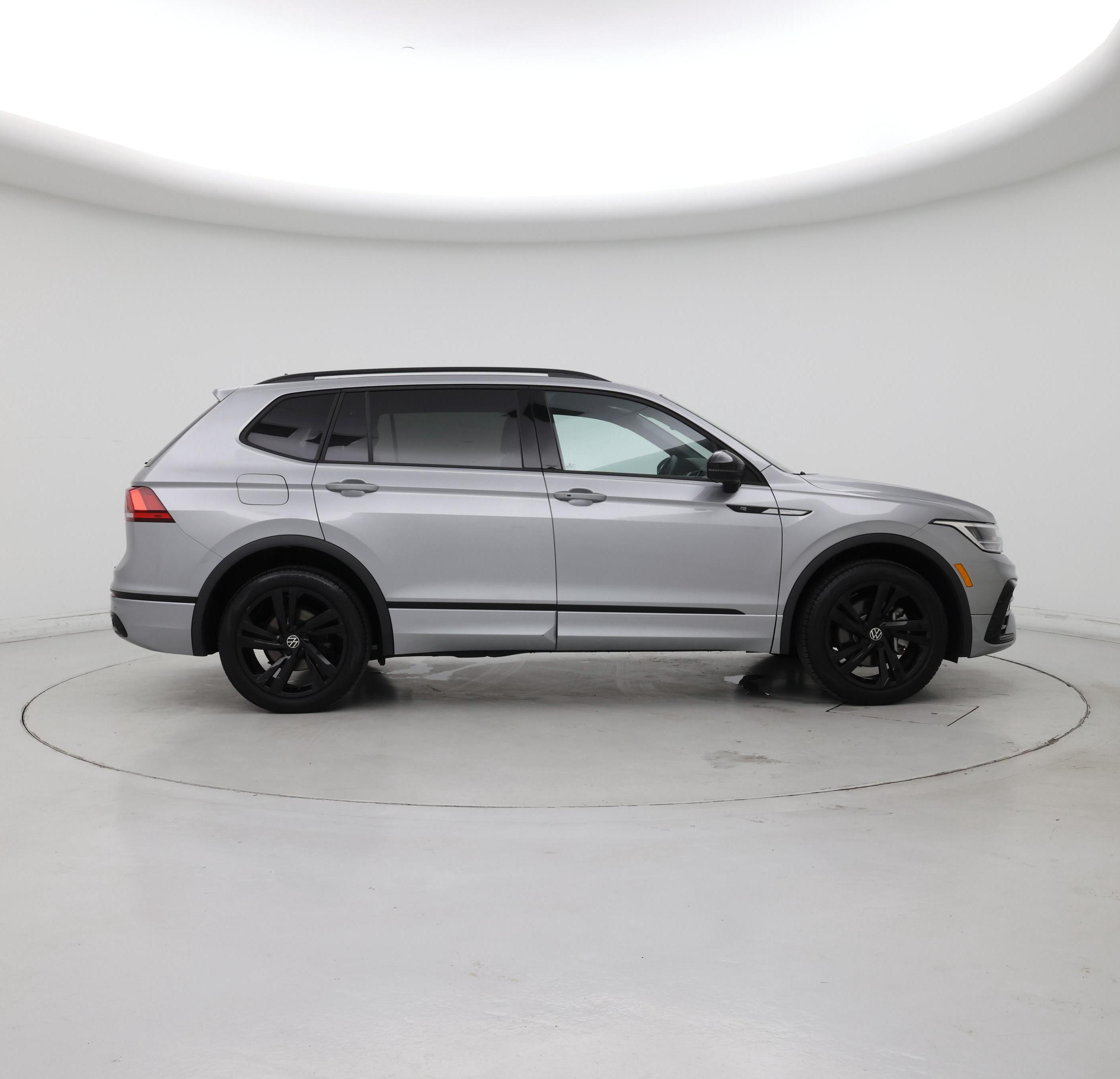 Thumbnail: 2023 Volkswagen Tiguan - 7