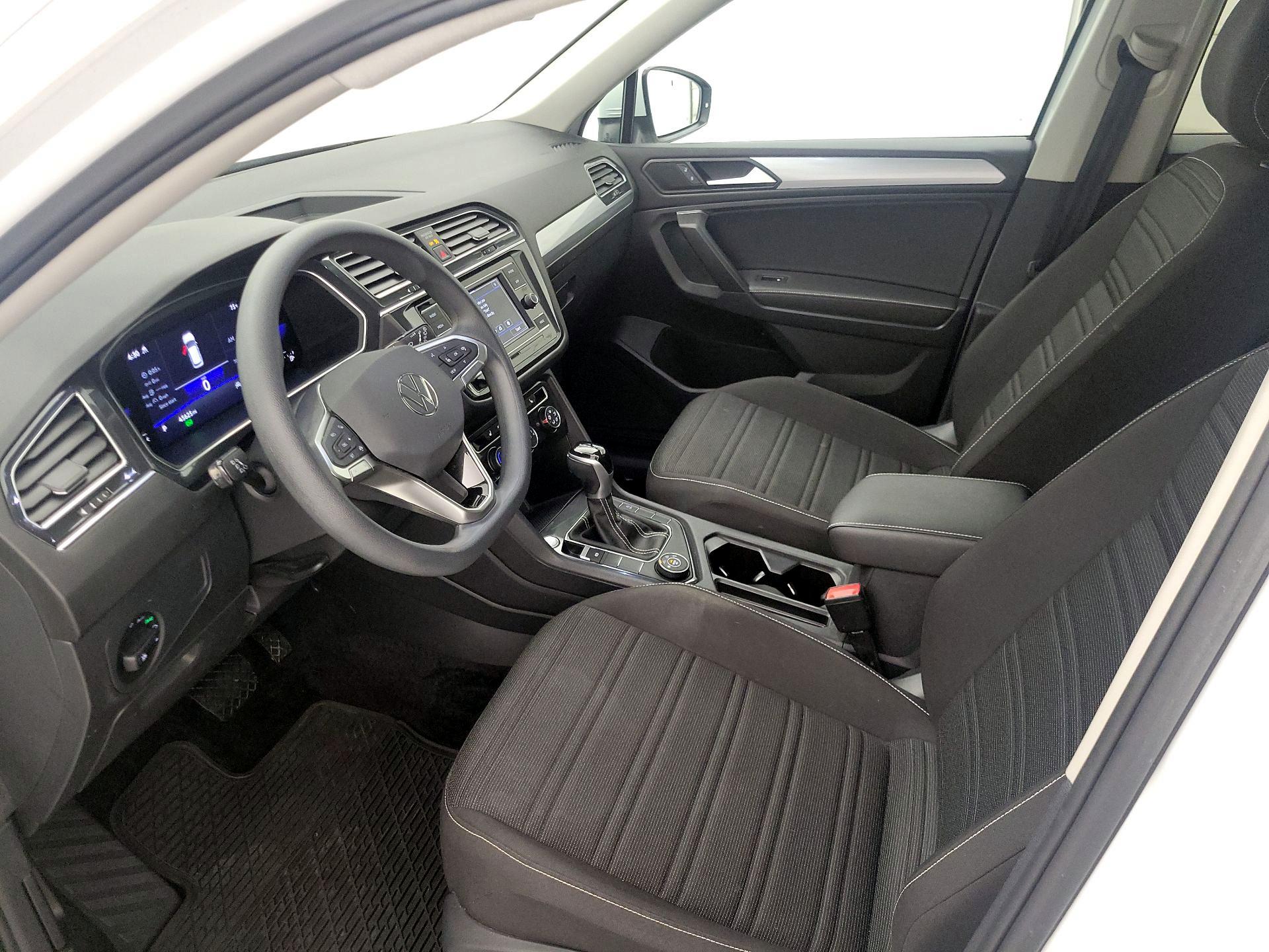 Thumbnail: 2022 Volkswagen Tiguan - 11