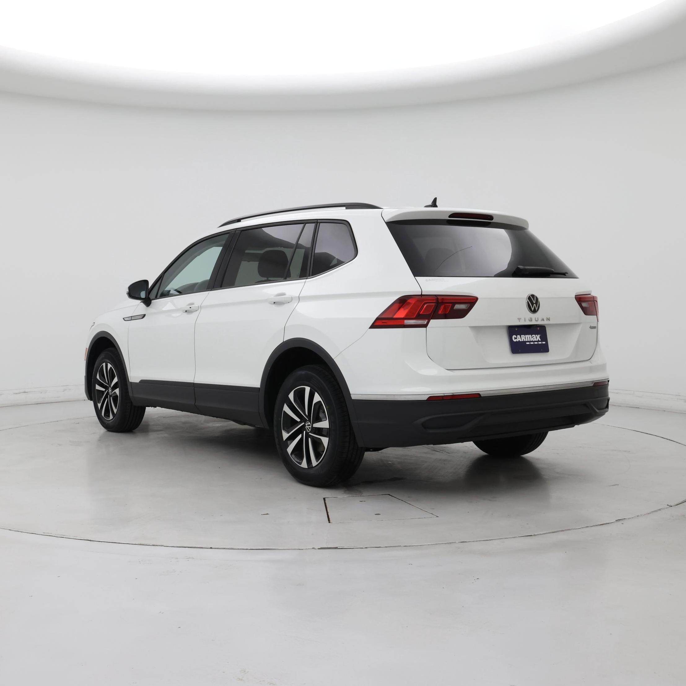 Thumbnail: 2022 Volkswagen Tiguan - 2
